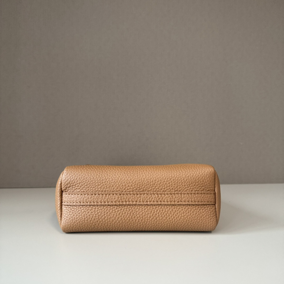 Miu Miu Leather Bucket Bag 18x16x7cm