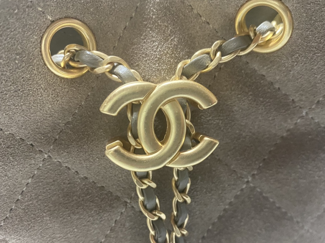 Chanel 25 Medium Backpack AS5600 23x23x14cm