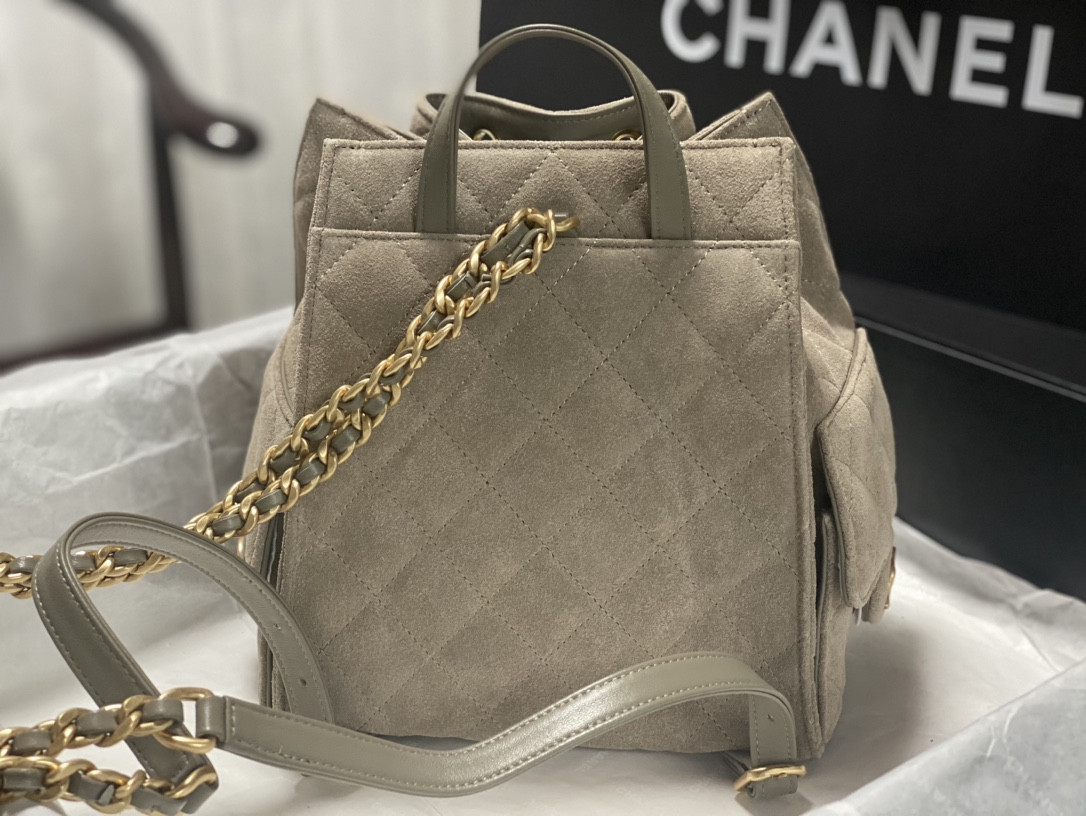 Chanel 25 Medium Backpack AS5600 23x23x14cm