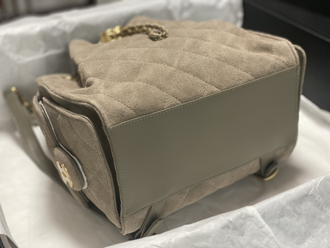 Chanel 25 Medium Backpack AS5600 23x23x14cm