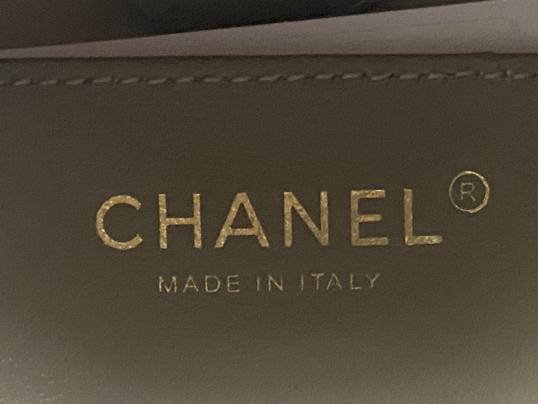 Chanel 25 Medium Backpack AS5600 23x23x14cm