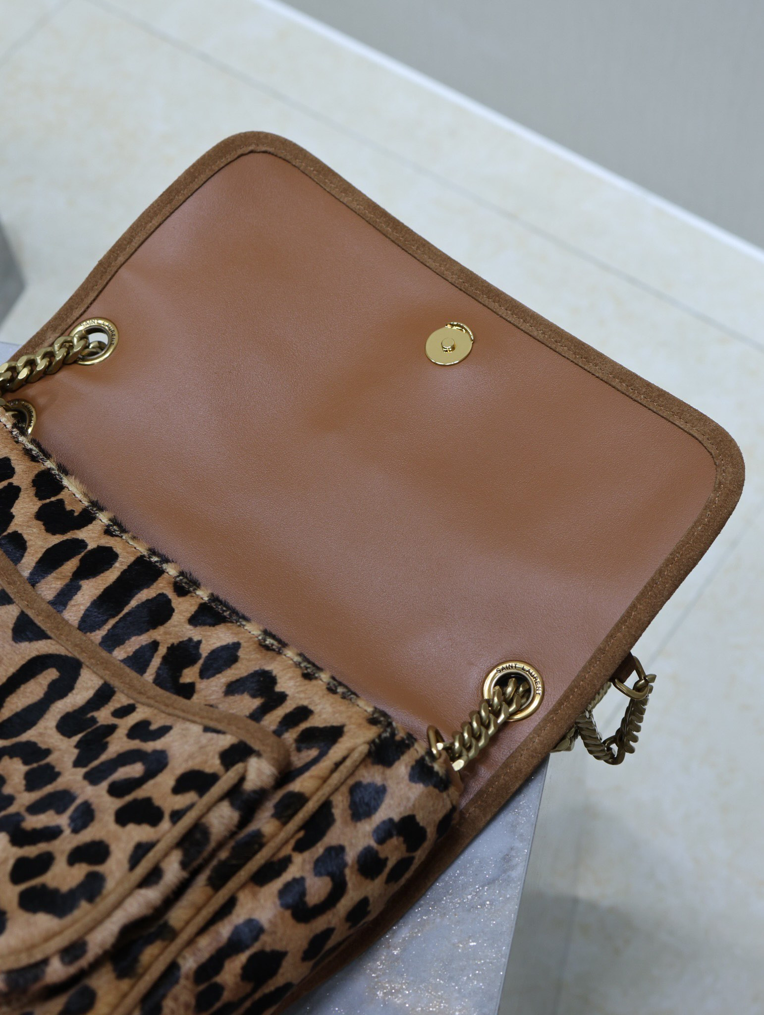 Y51 NIKI MEDIUM 28x20x8.5cm