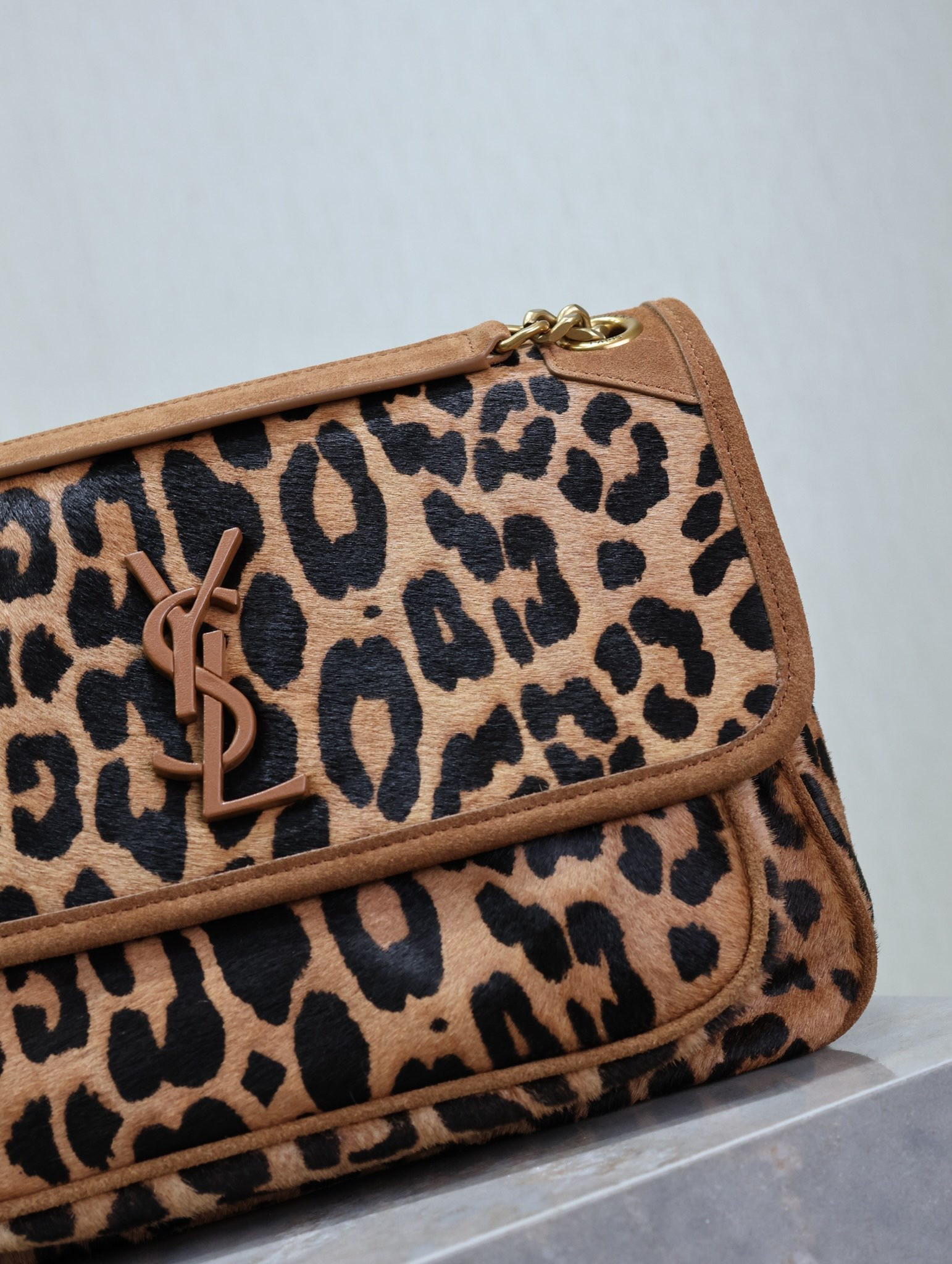 Y51 NIKI MEDIUM 28x20x8.5cm