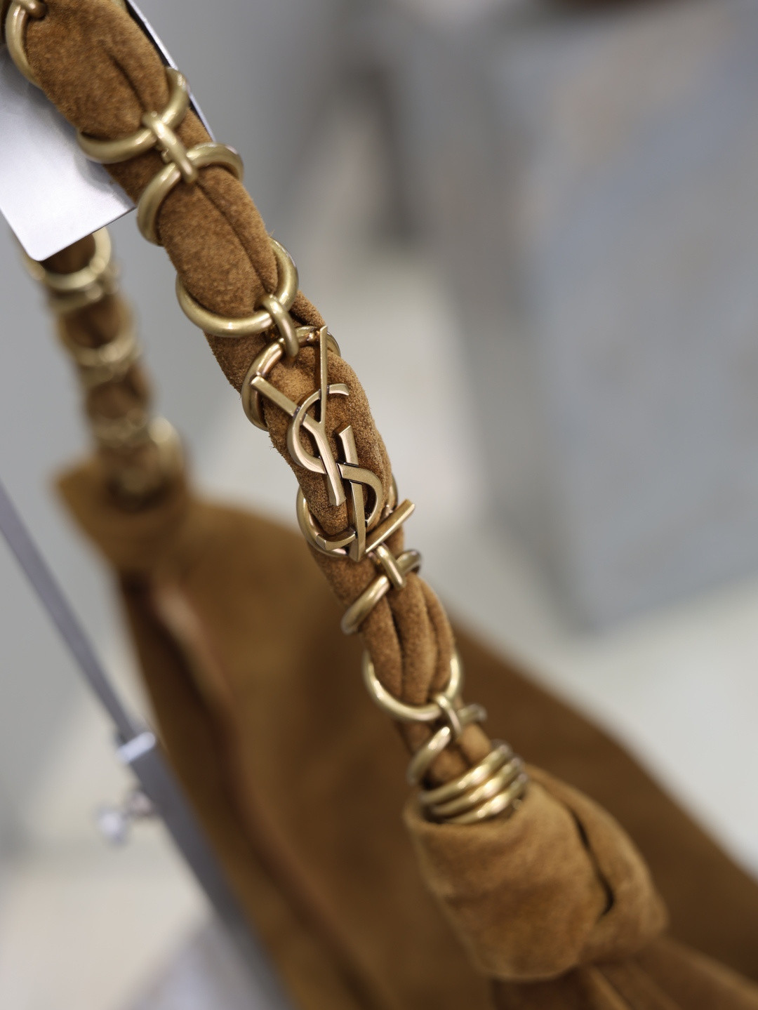 Y51 AMALIA Hobo in Suede 23-62x28x4cm