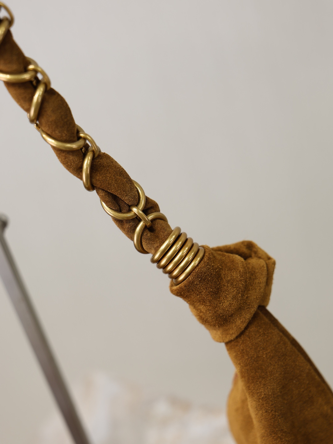 Y51 AMALIA Hobo in Suede 23-62x28x4cm