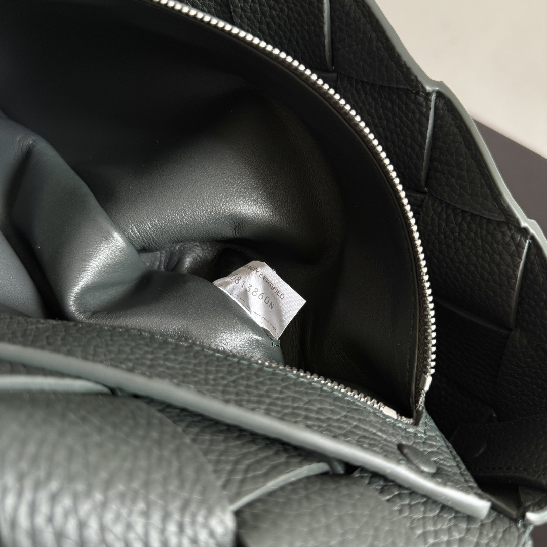 B0tt*ga Ven*ta Large Diago 21.5x32x5cm