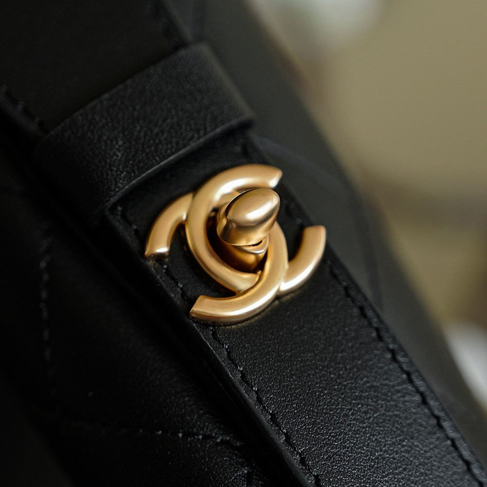 Chanel 26C Bucket Bag 12x32x31cm