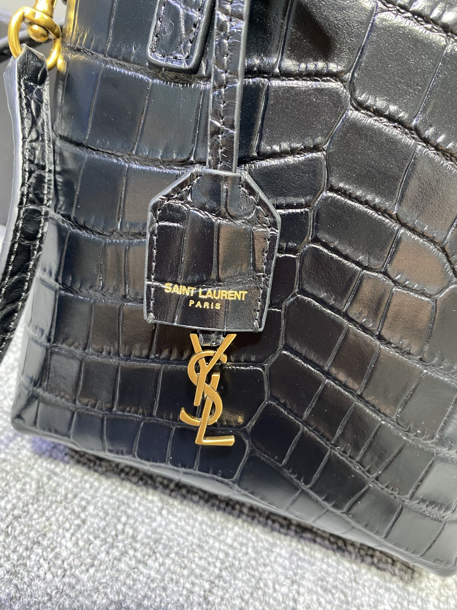 YSL Mini Toy Shopping Saint Laurent IN CROCODILE-EMBOSSED LEATHER 18x17x8cm