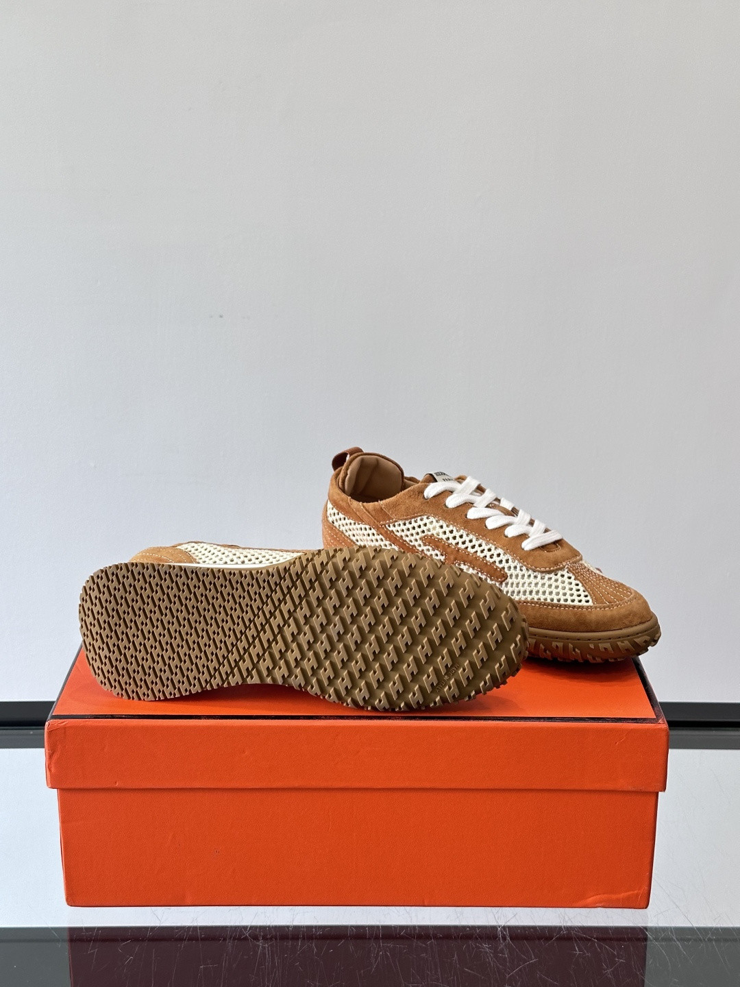 UA Hermès Jet Sneaker