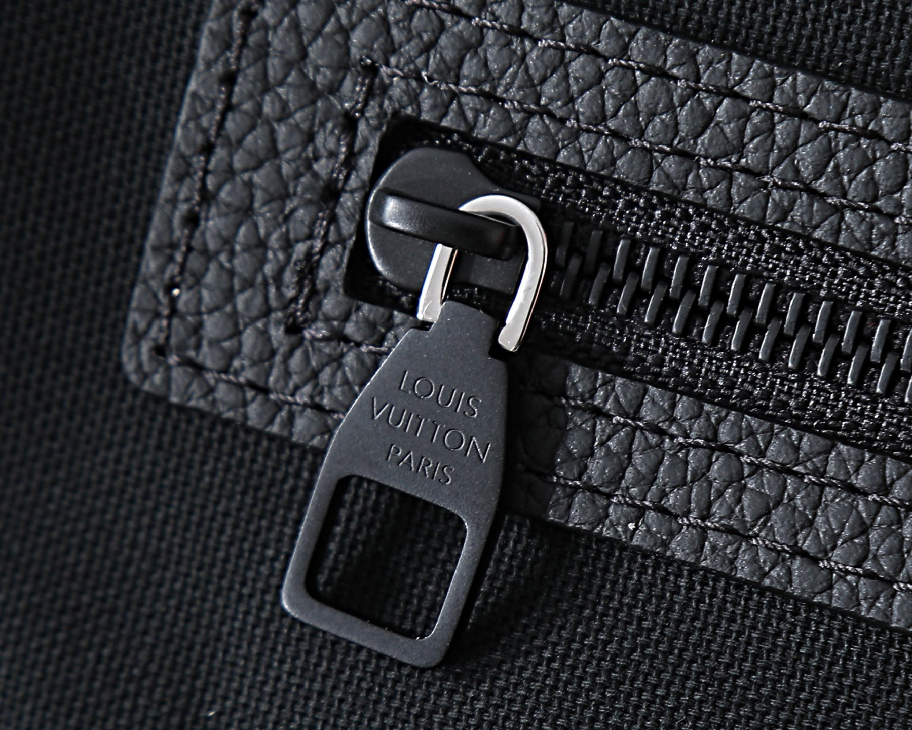 LV VAGABOND HOBO Handbag M27856 30x8.5x39cm