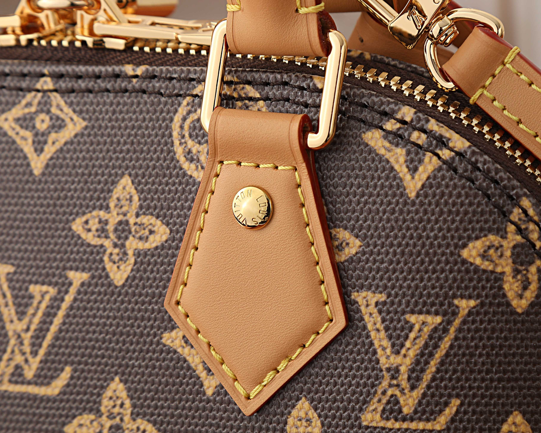 LV ALMA TRUNK BB Gloves M28105 19x11x22cm