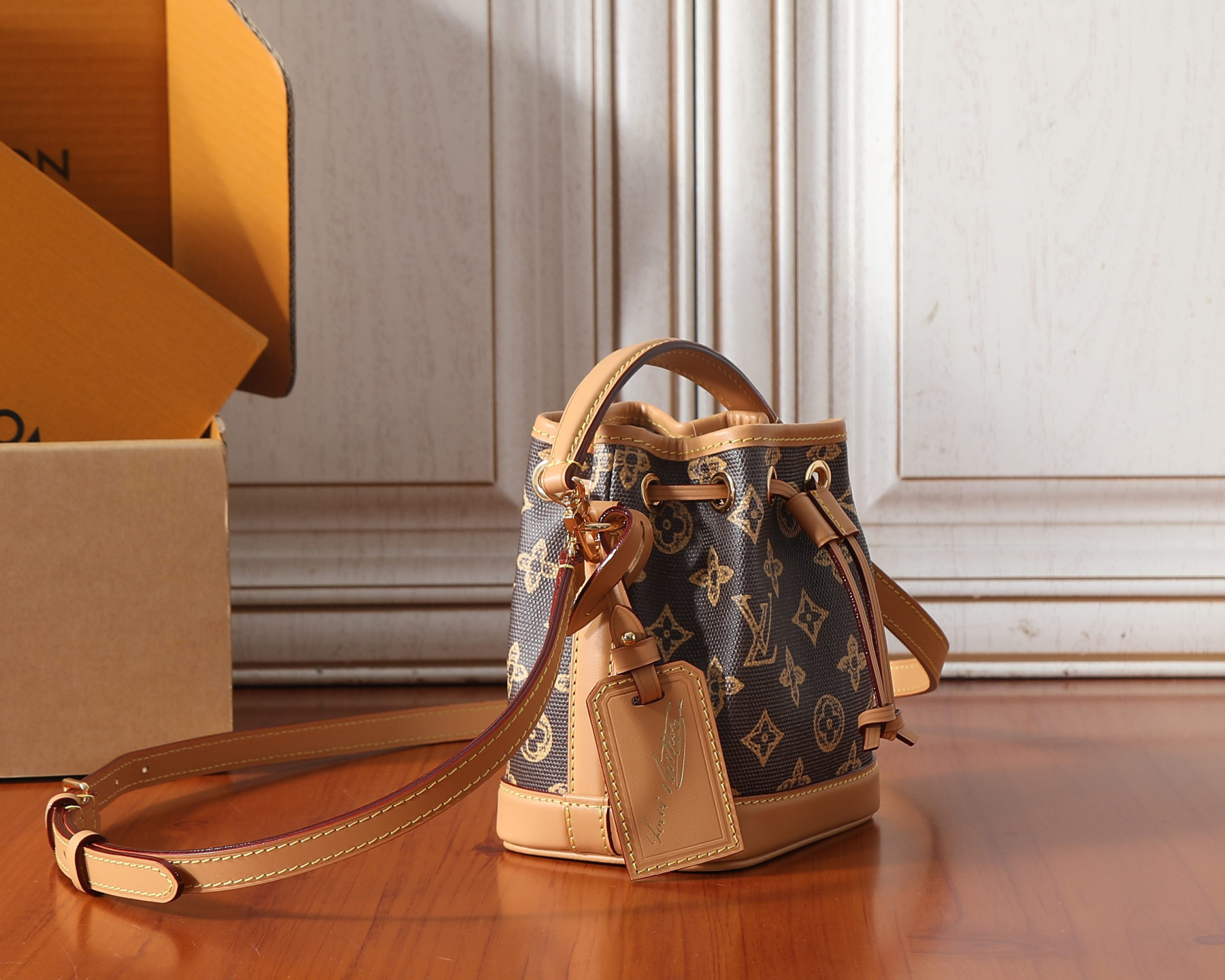 LV NANO NOÉ Handbag M27699 16x10x13cm