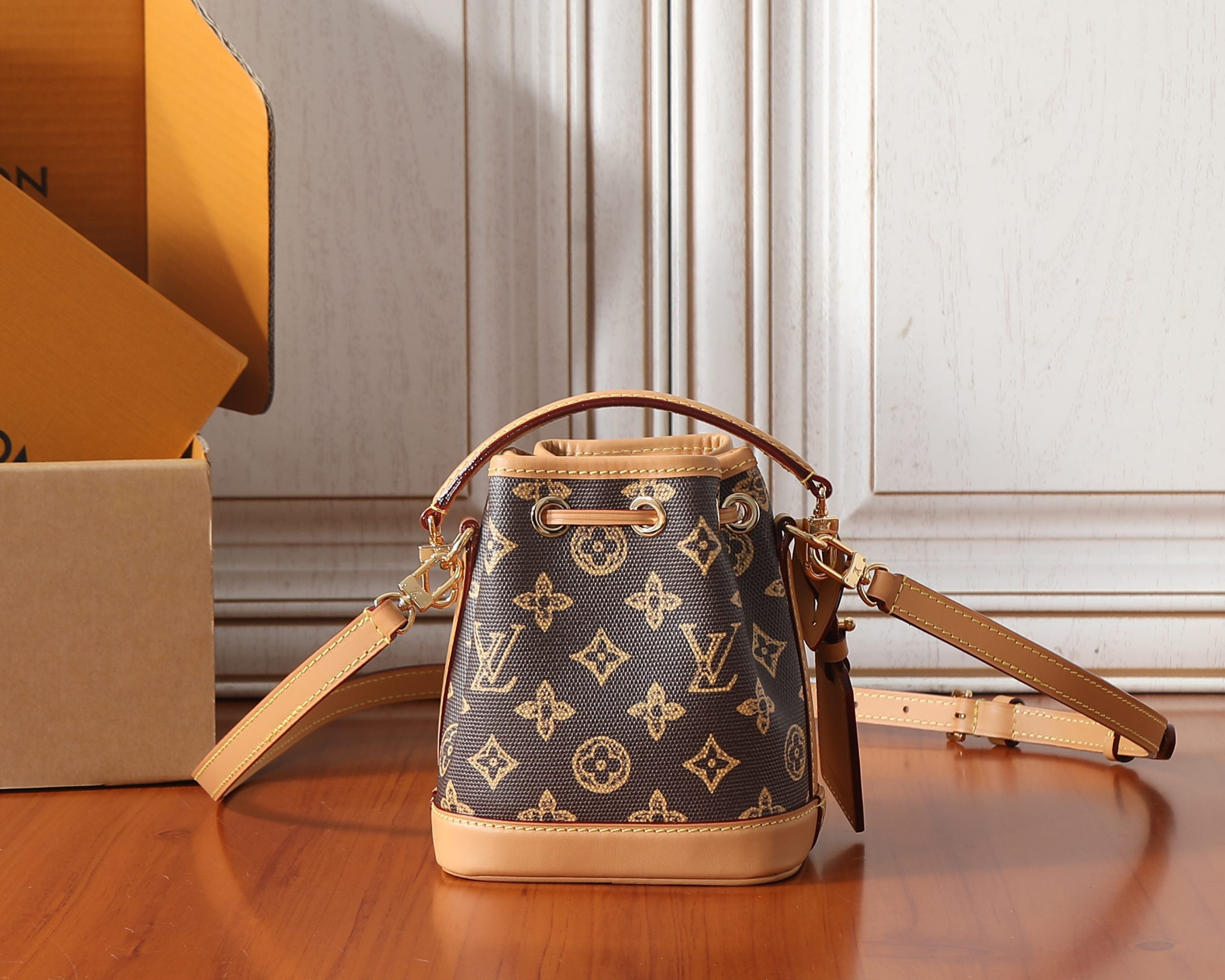 LV NANO NOÉ Handbag M27699 16x10x13cm