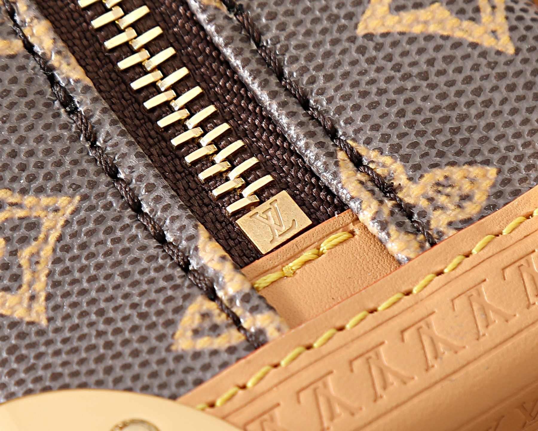 LV SIDE TRUNK Medium Handbag M27516 16x8.5x23.5cm