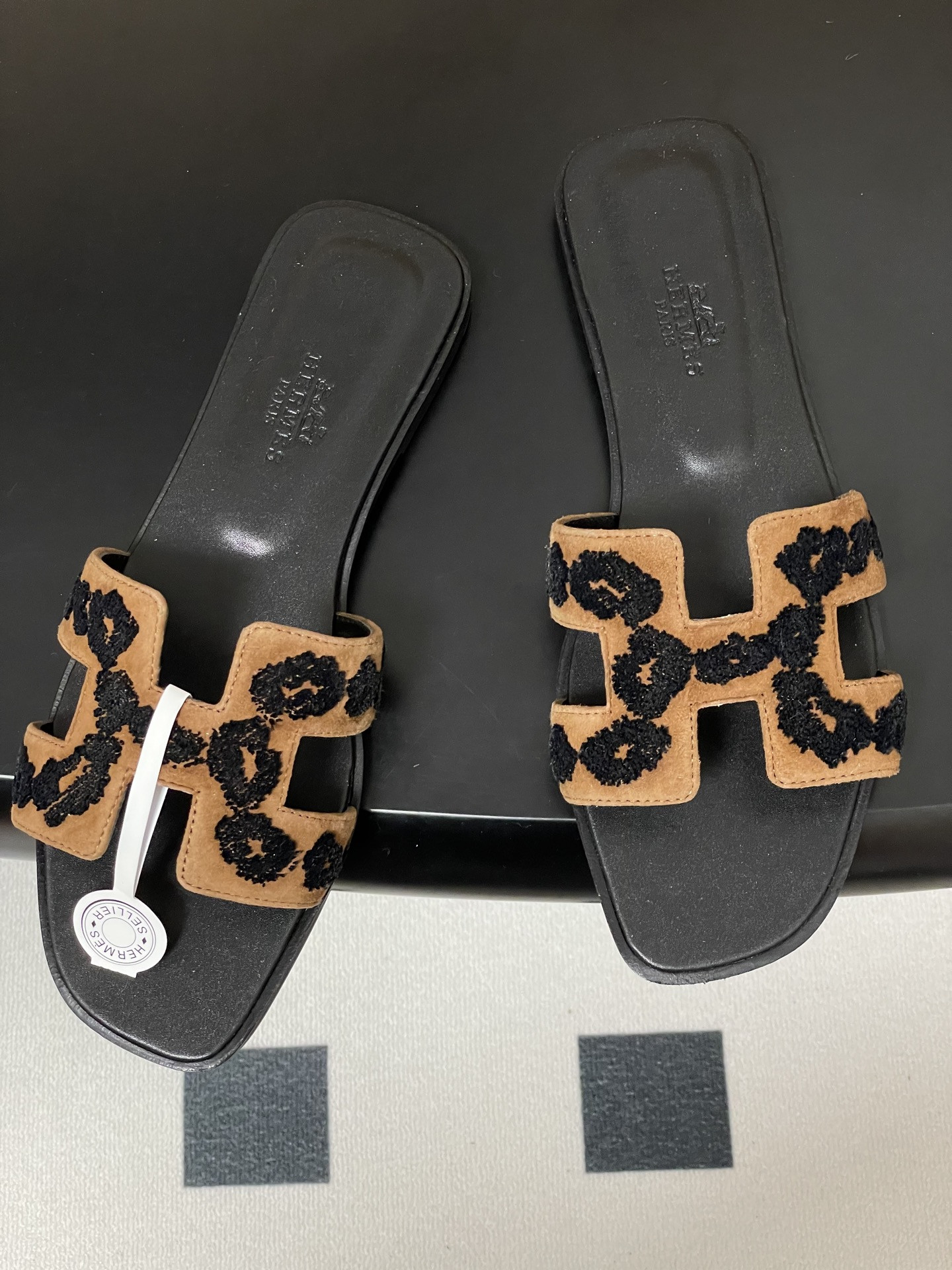 UA Hermès Oran Sandal