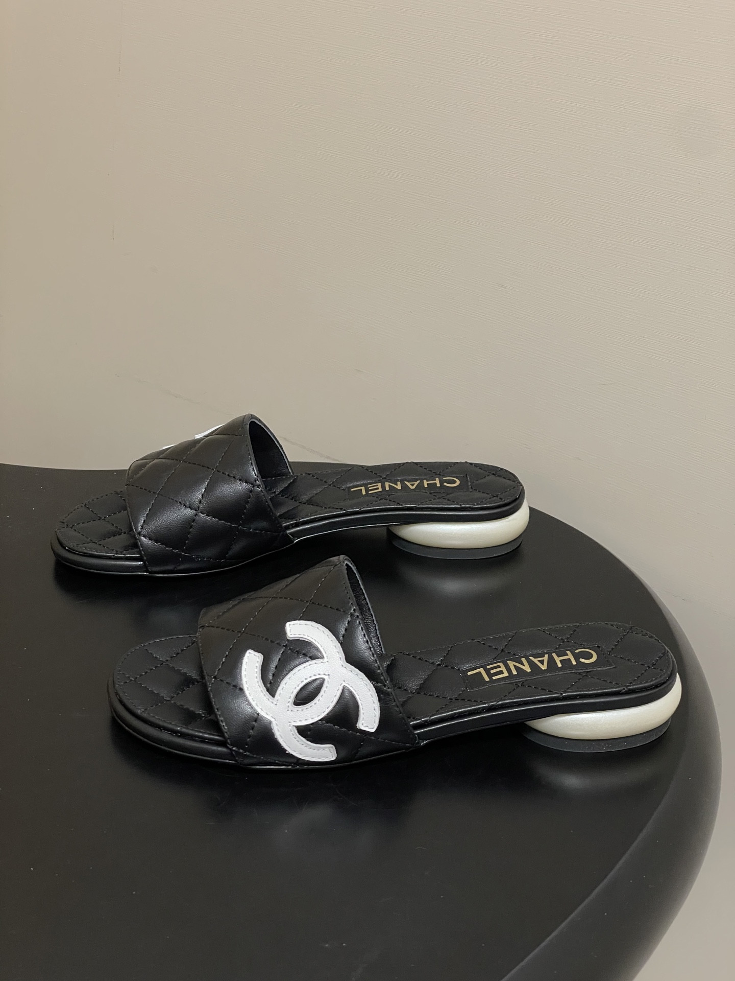 ua Ch**el slides