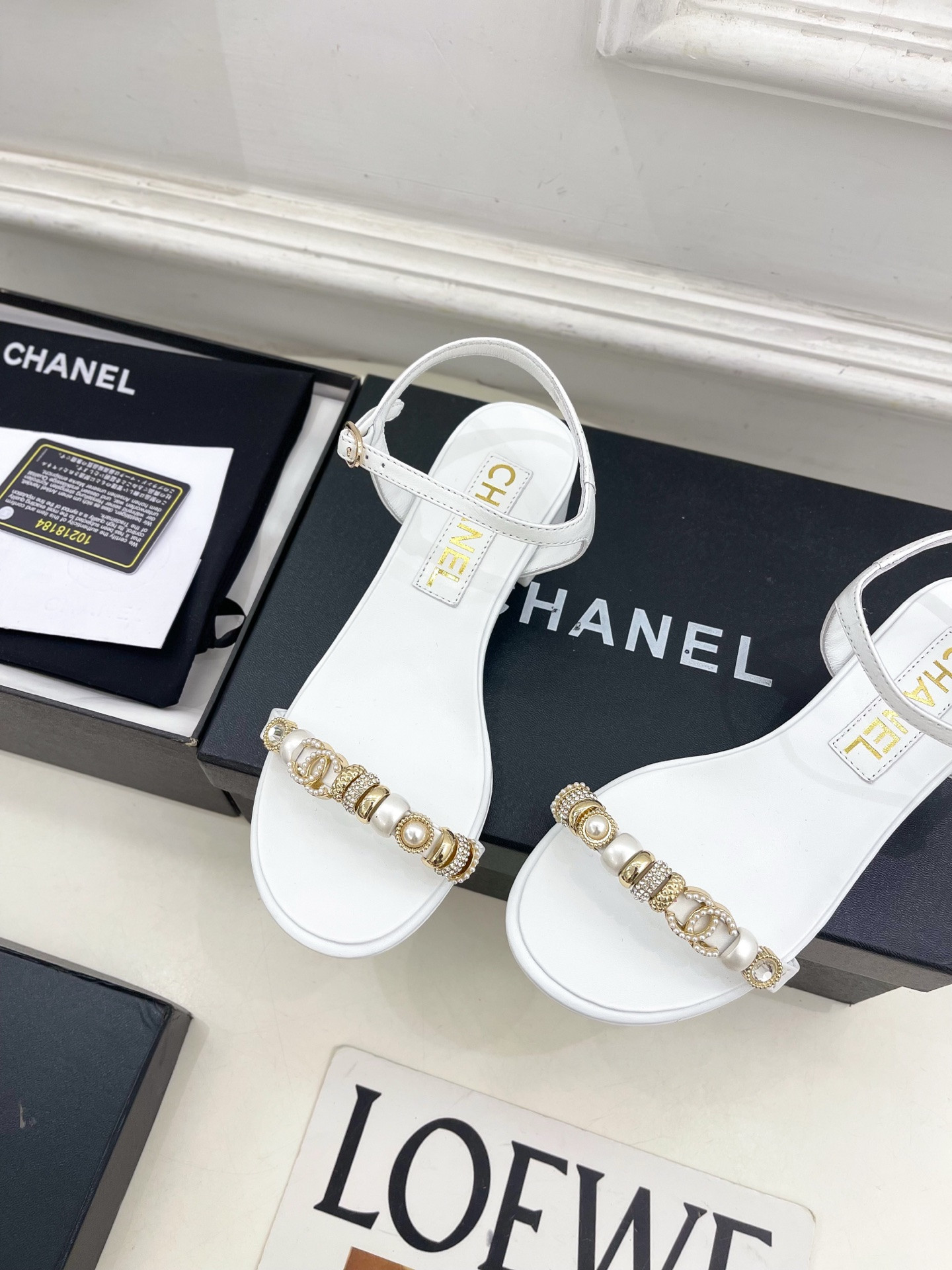 ua Ch**el sandals