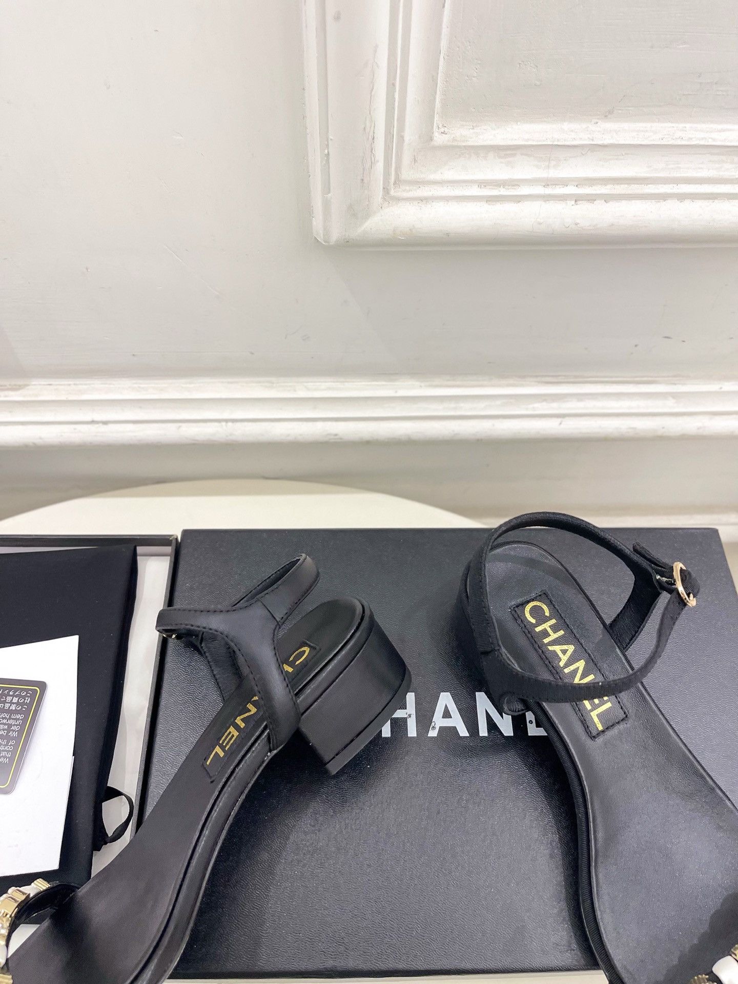 ua Ch**el sandals