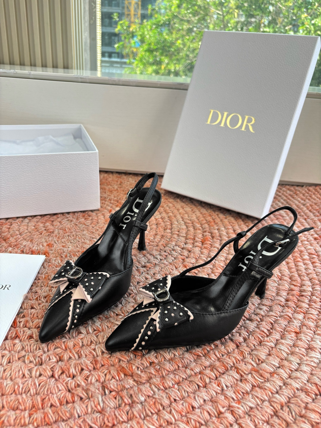ua D10r slingback pump
