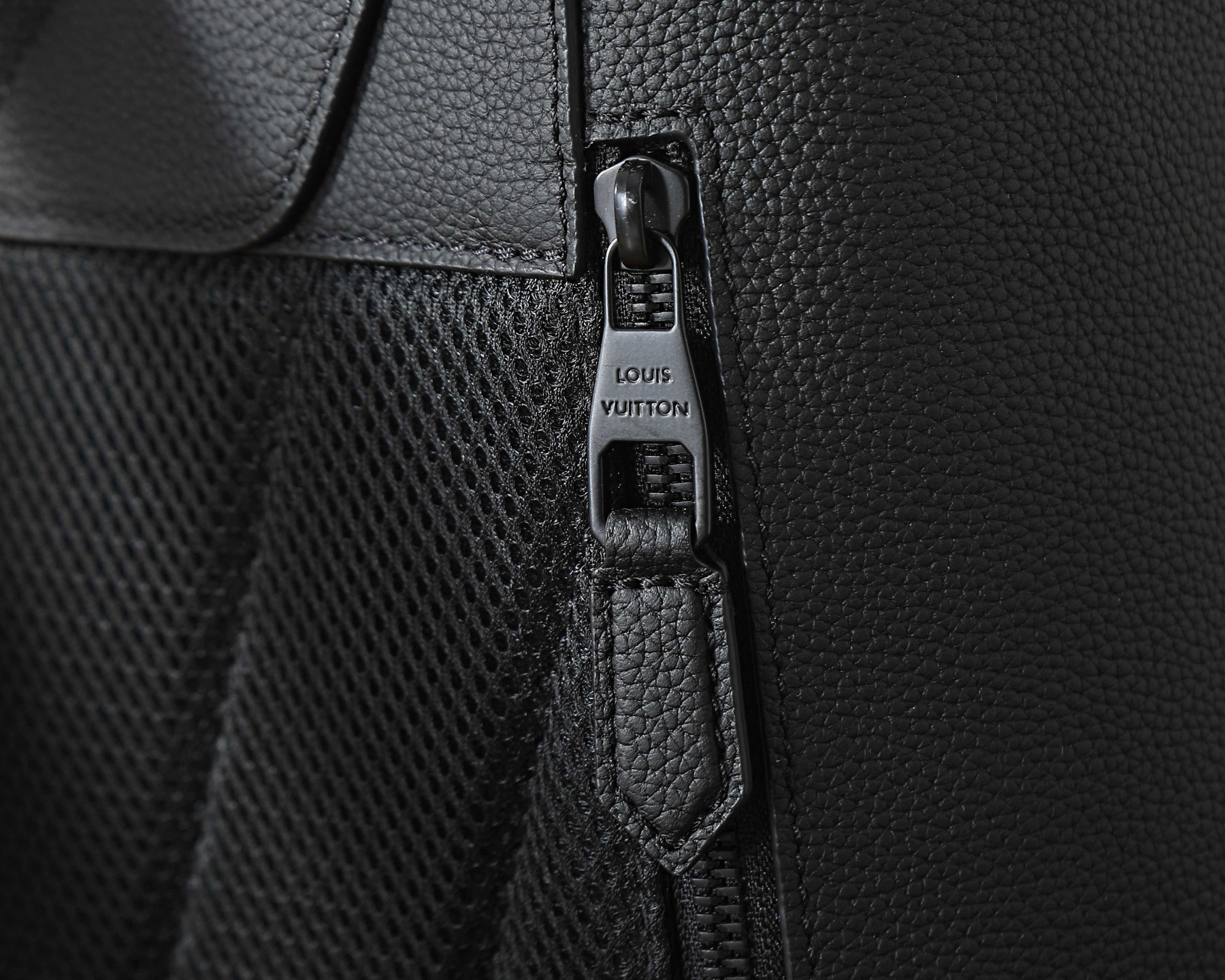 LV Fastline Backpack M15262 38x43x15cm