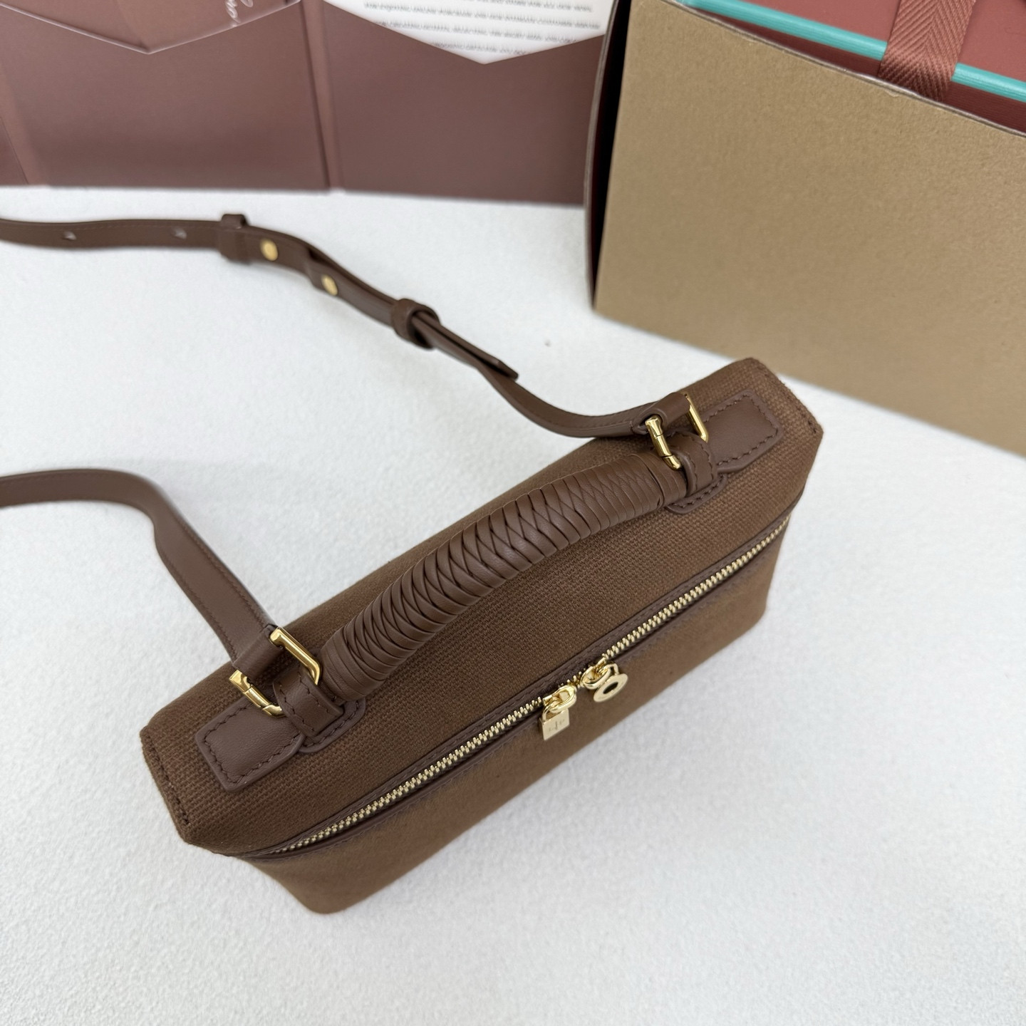 L0r0 P1ana extra pocket l19 11 x 19 x 6.5 cm