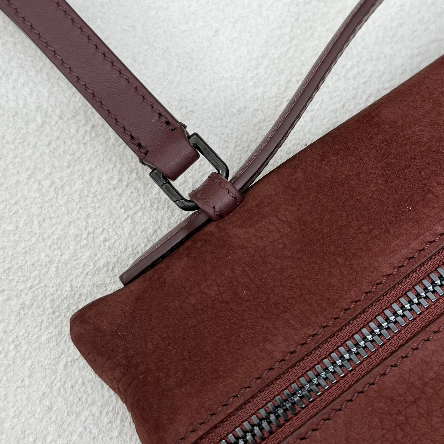 L0r0 P1ana extra pouch l29 29x18x5cm