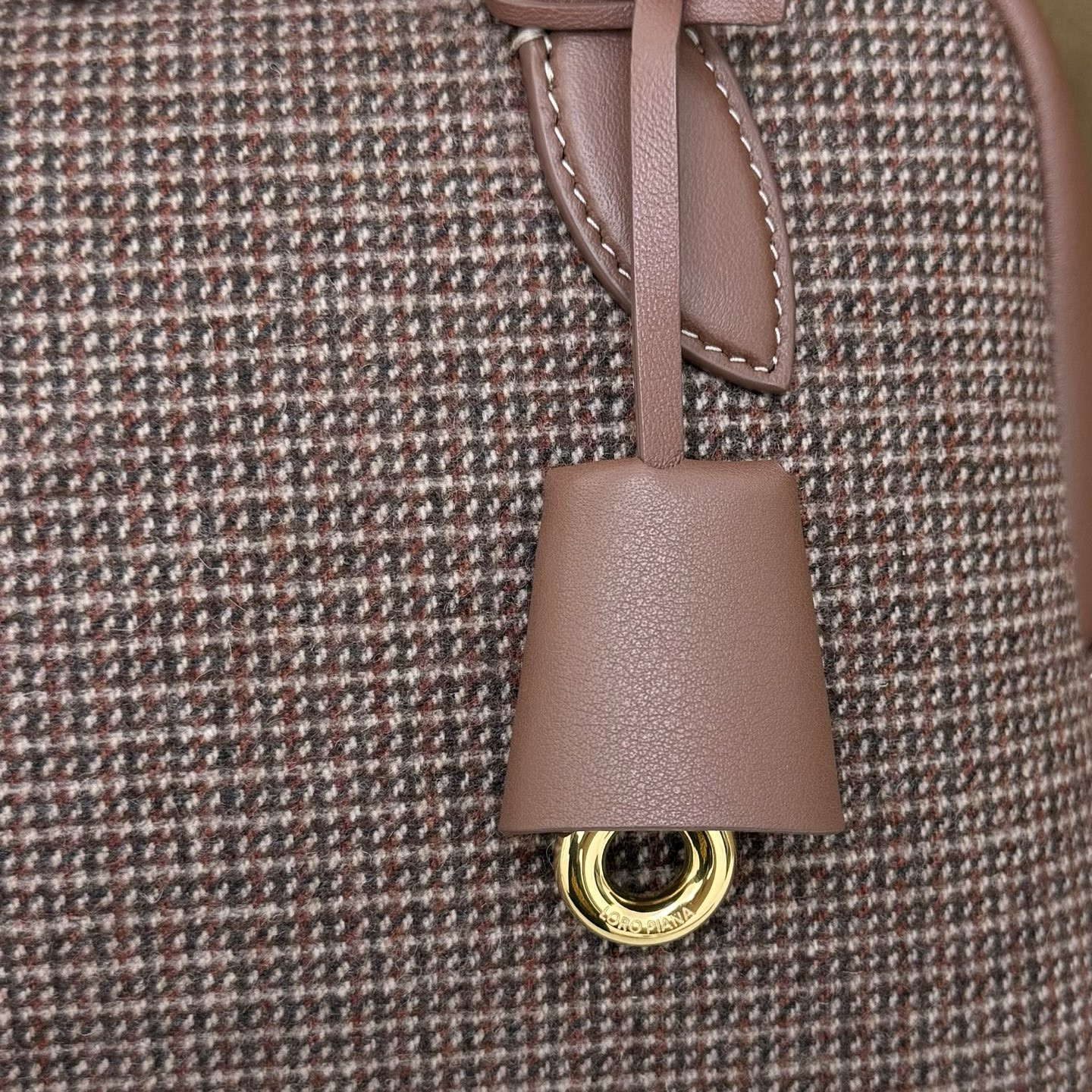 L0r0 P1ana small needle bag 31x15x16cm