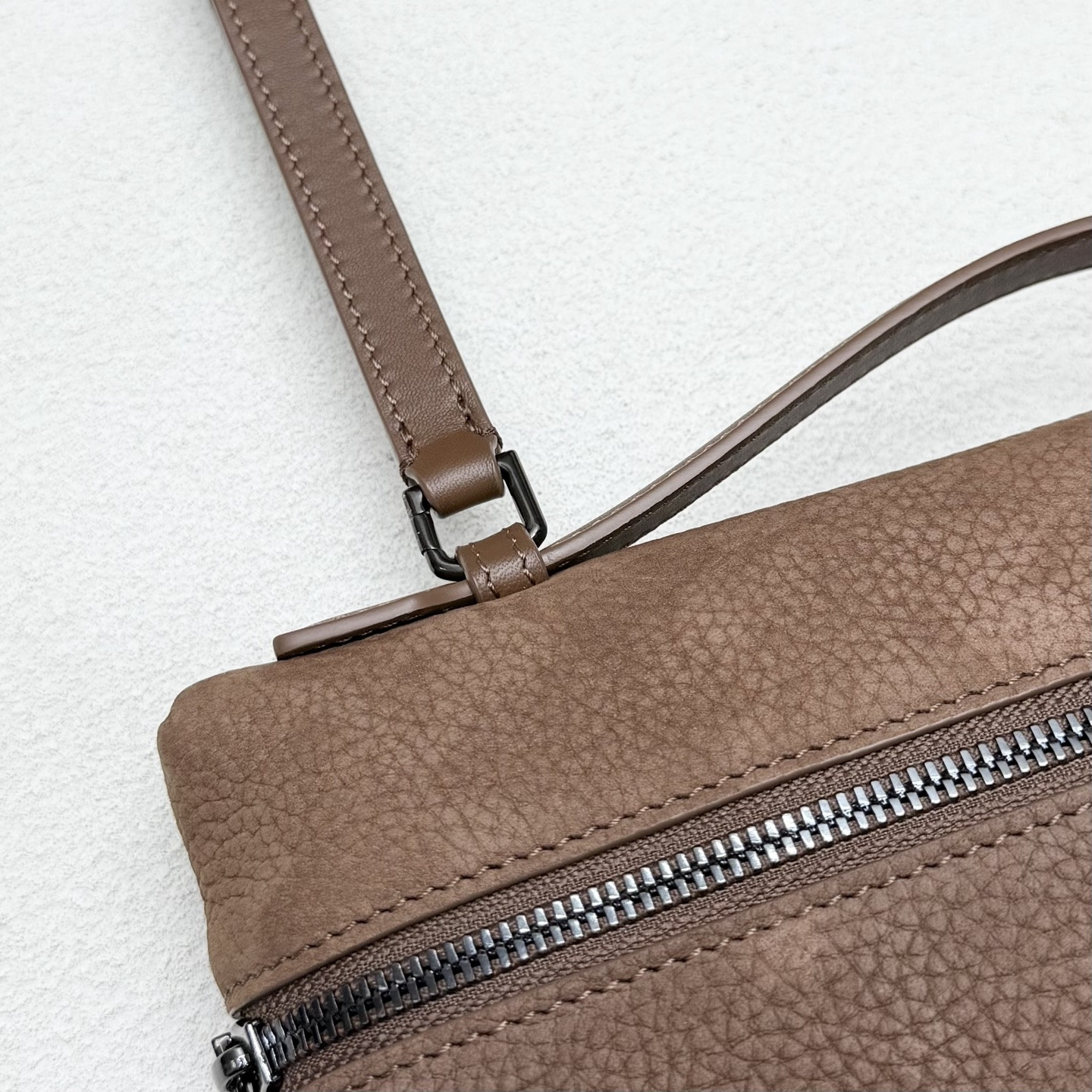 L0r0 P1ana extra pouch l29 29x18x5cm