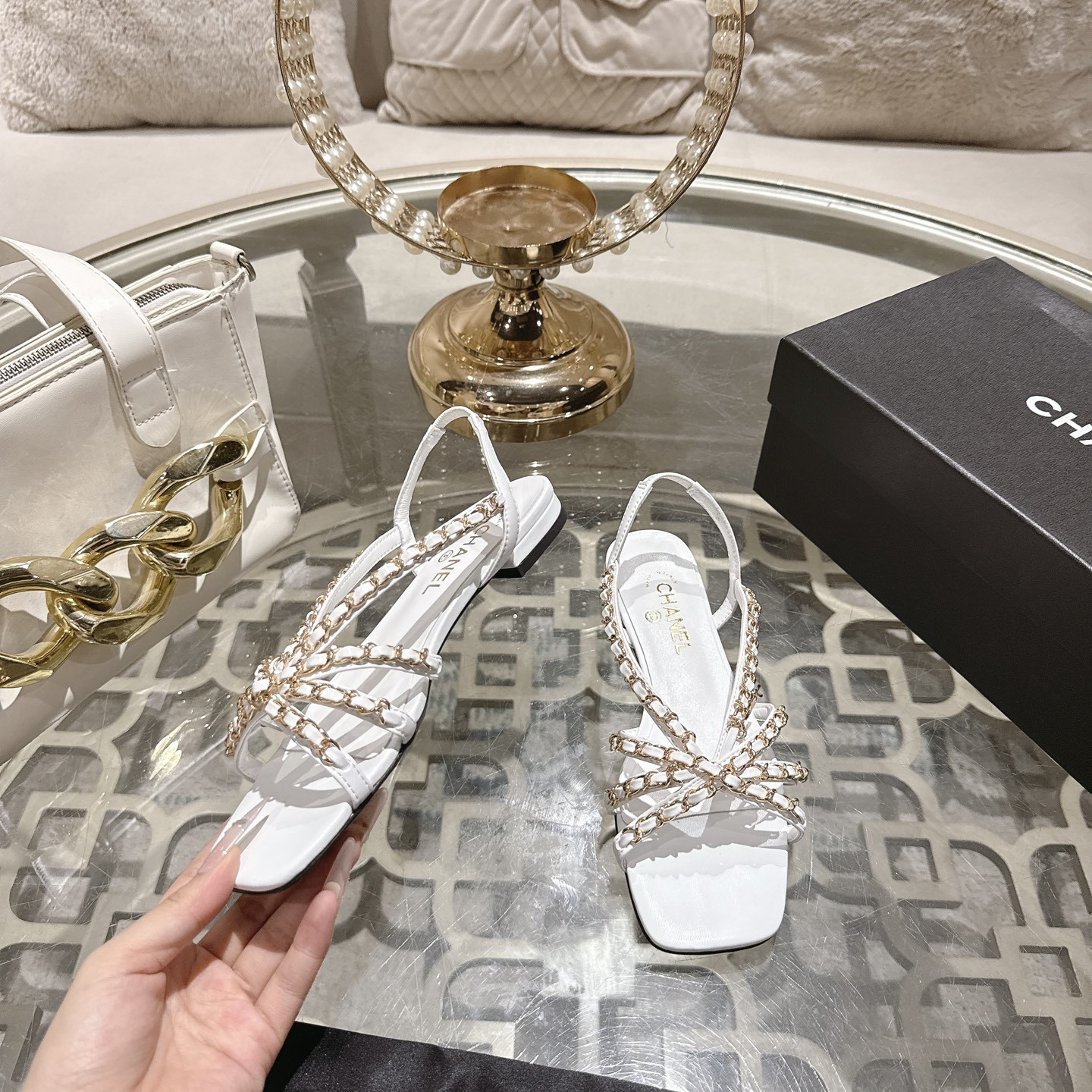 ua Ch**el sandals
