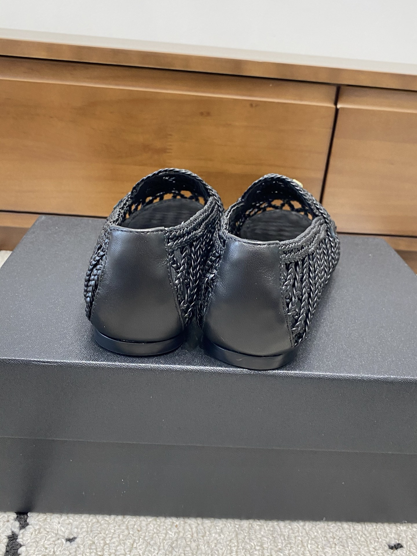 ua Ch**el flat shoes