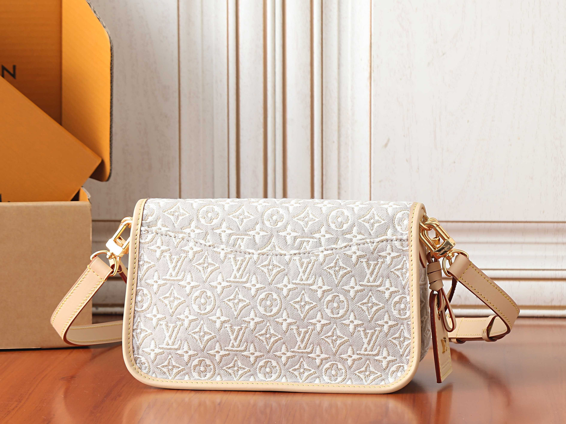LV Diane PM M29795 24x15x9cm