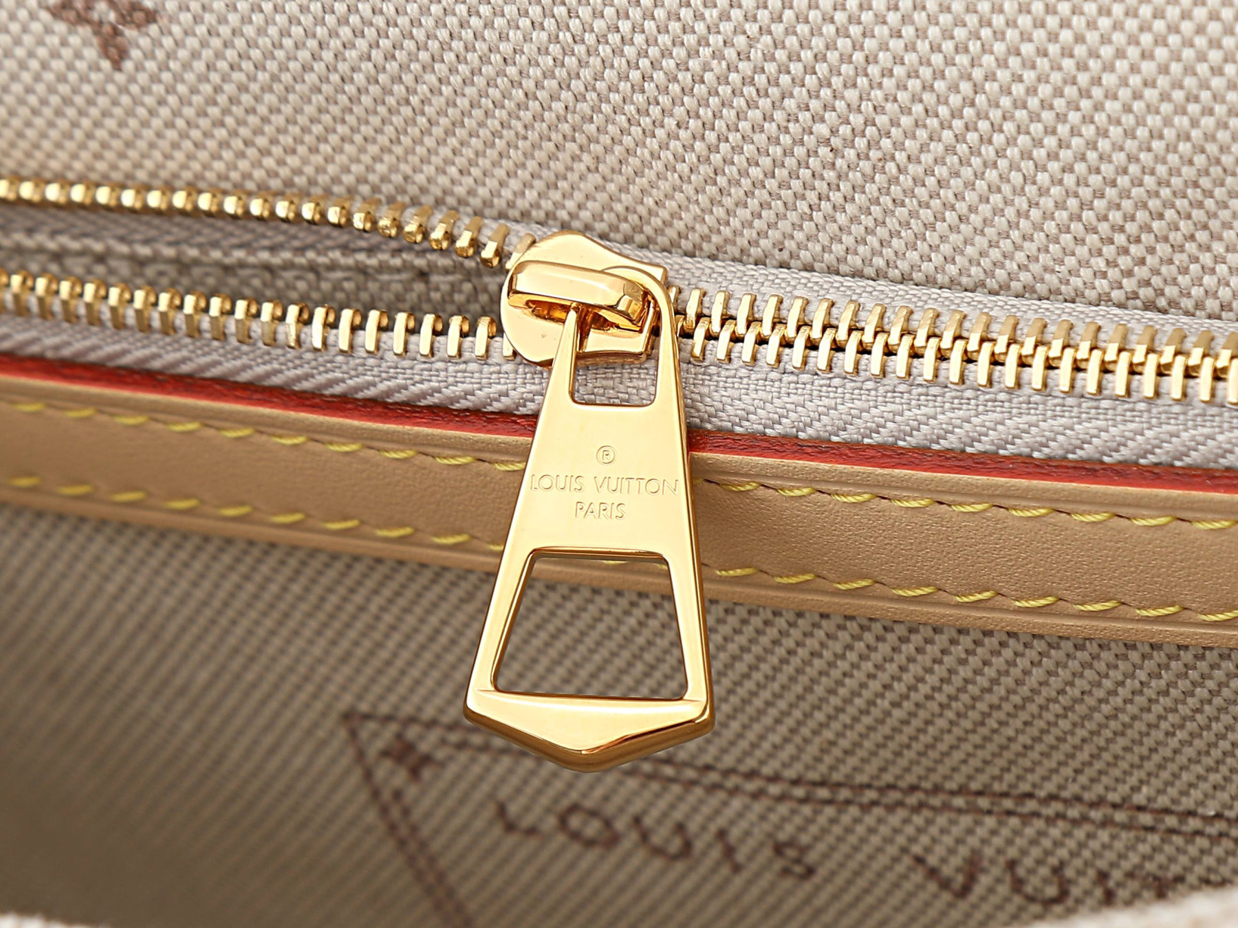 LV Diane PM M29795 24x15x9cm
