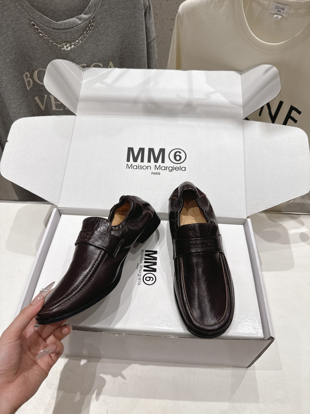 UA Ma1s0n Marg*e1a Swing-toe Leather Loafers