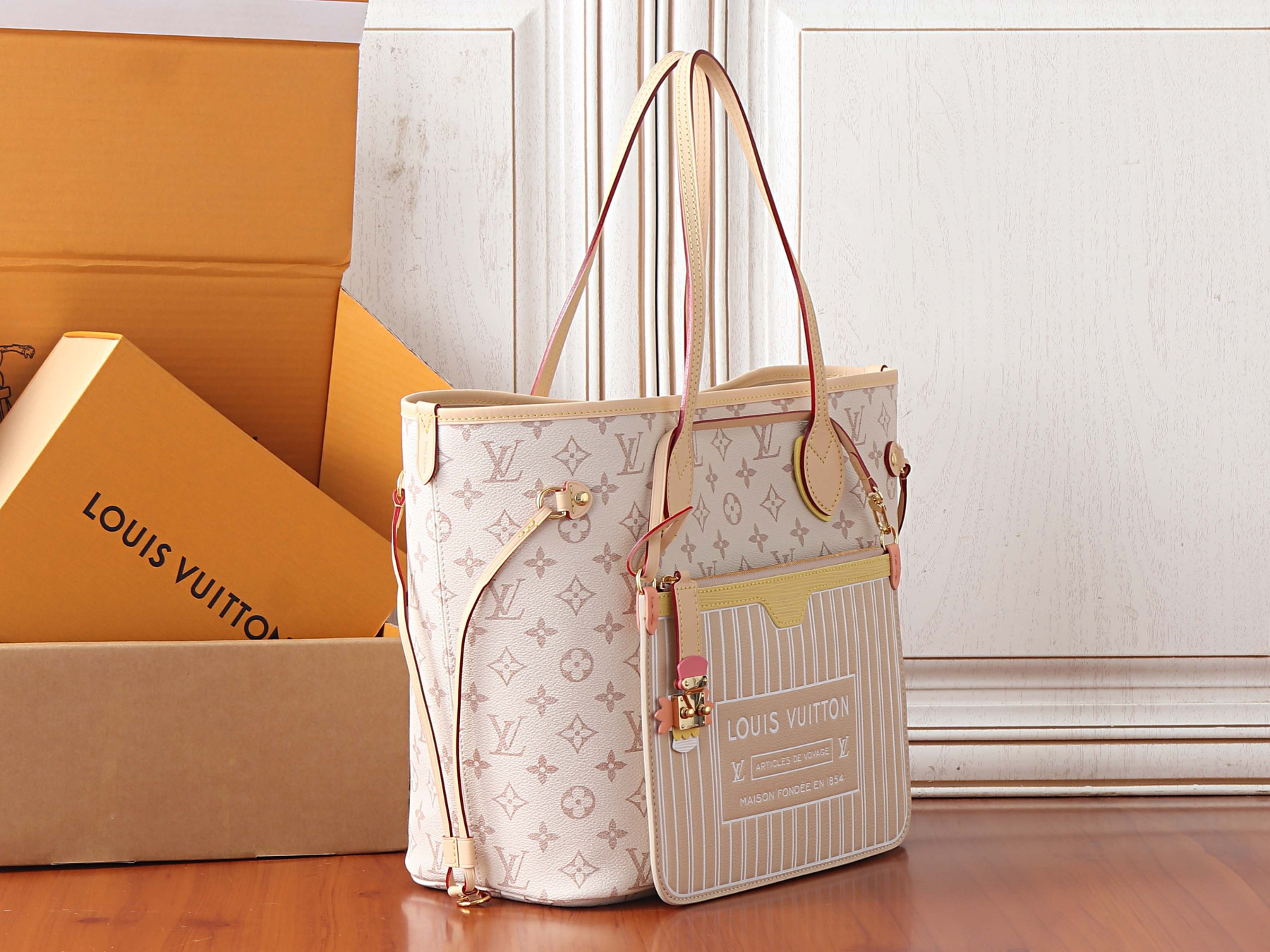 LV Neverfull Inside Out MM M2A095 31x28x14cm Without Box