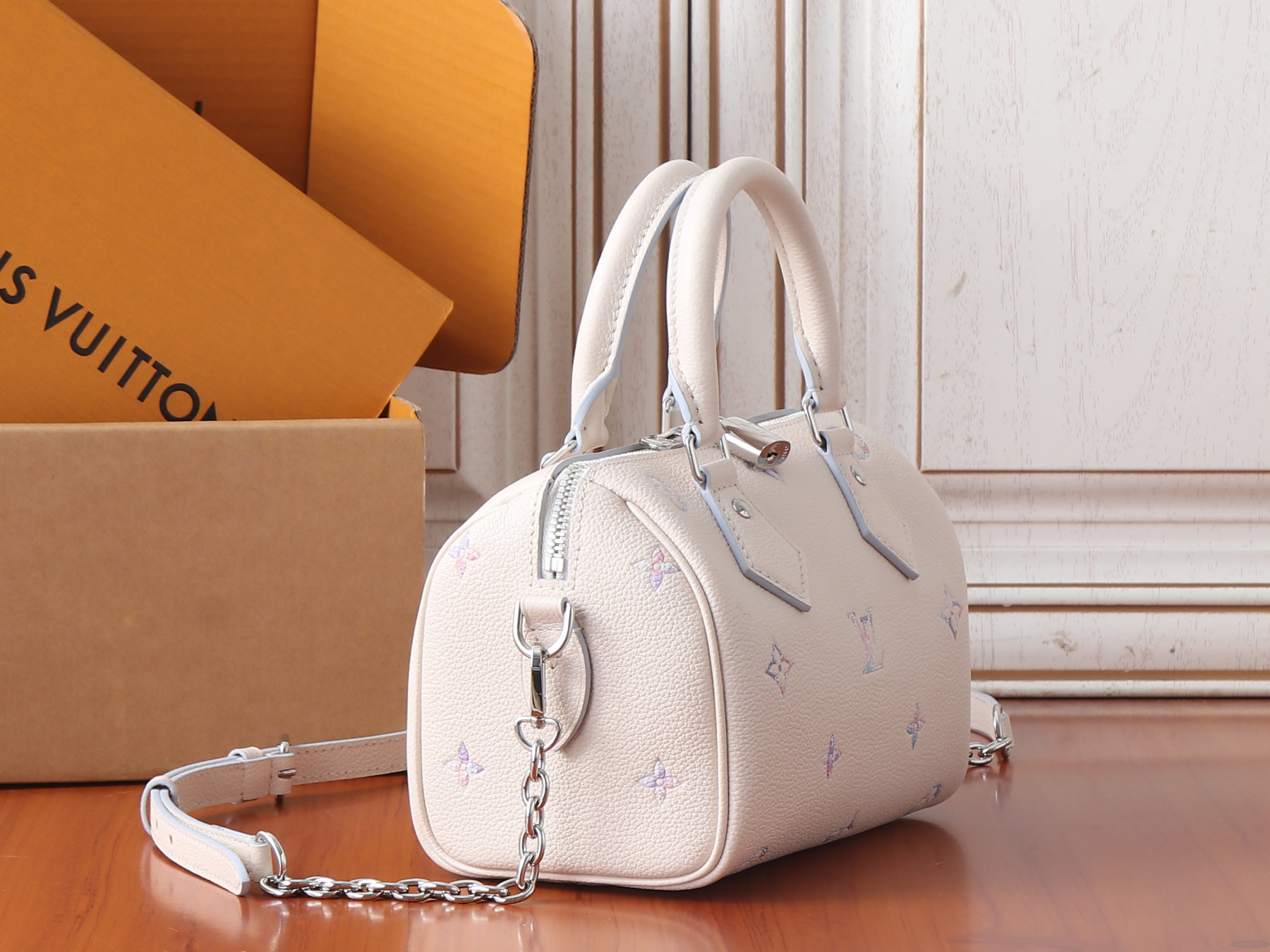 LV Speedy Bandoulière 20 M2A099 20.5x13.5x12cm