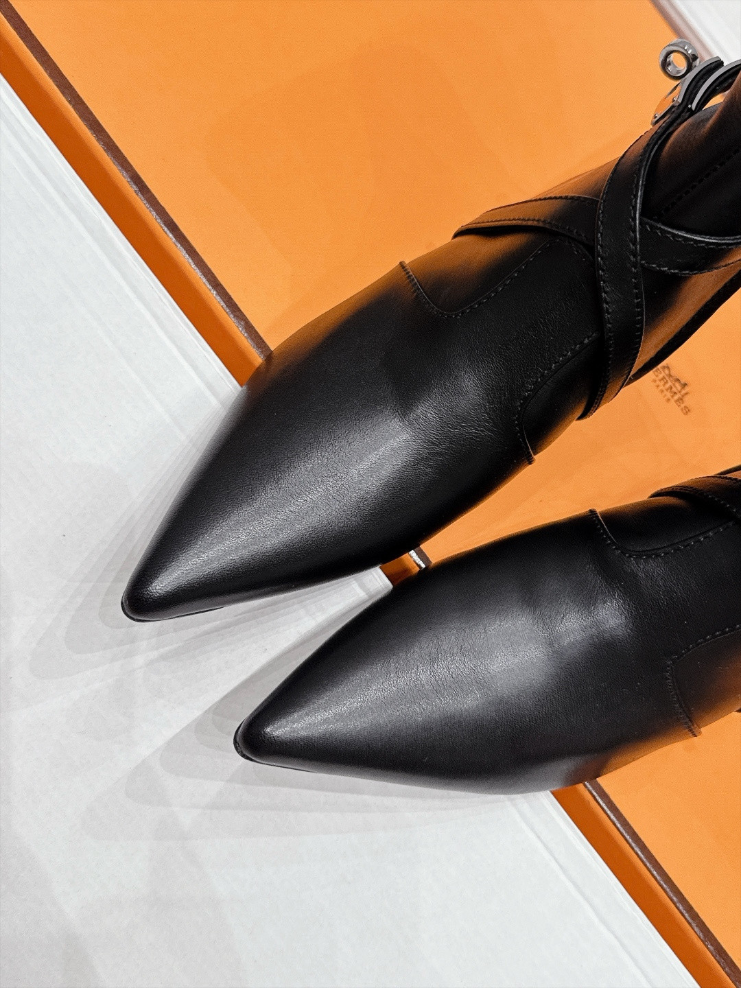 UA H**me5 Nice 40 Ankle Boot