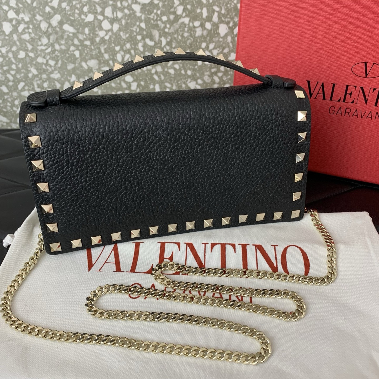 Va1e*ntin0 Garavani Rockstud Chain Wallet 21x10.5x4cm