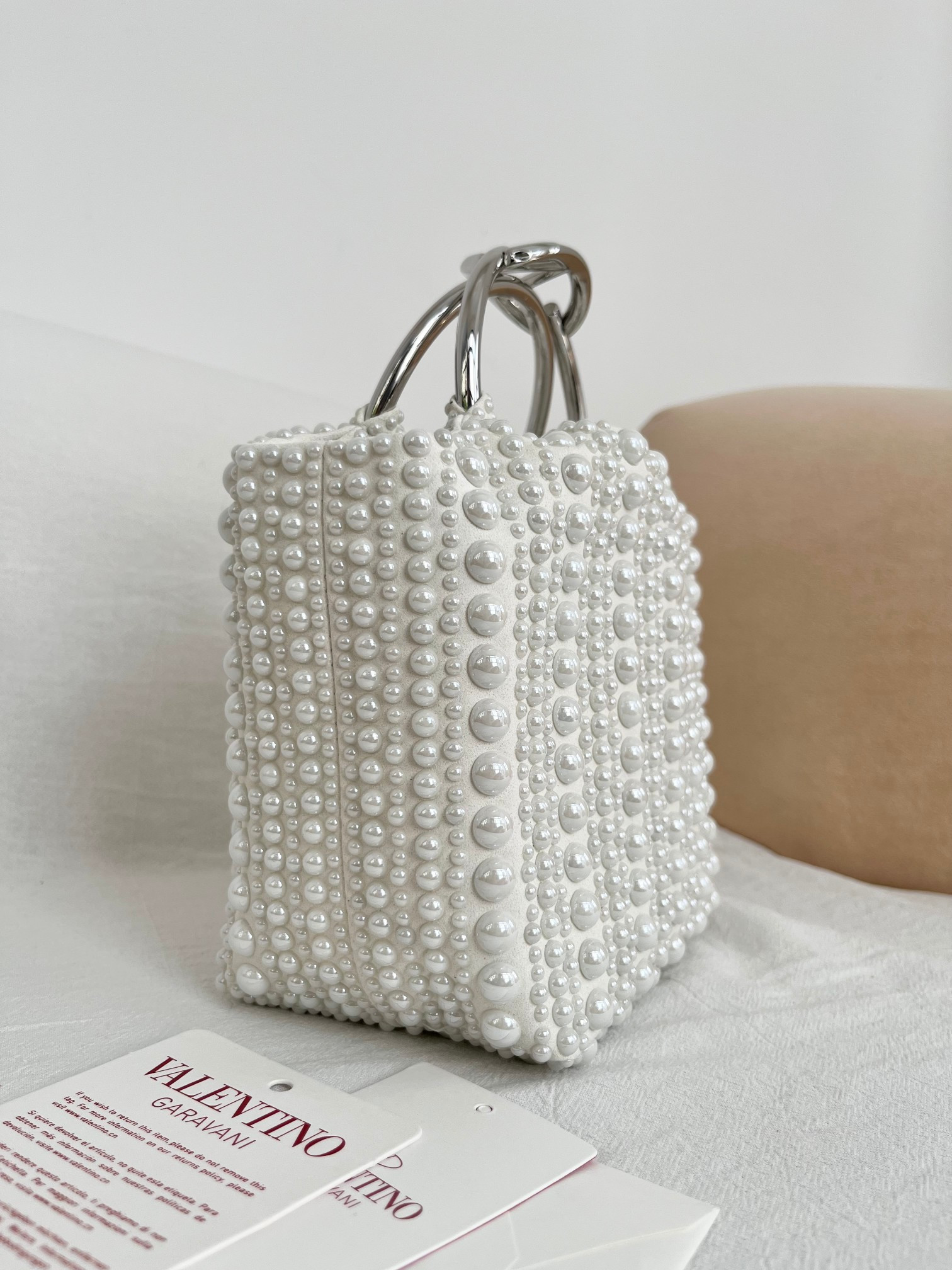 Va1e*ntin0 Garavani Handbag 15x12x10cm