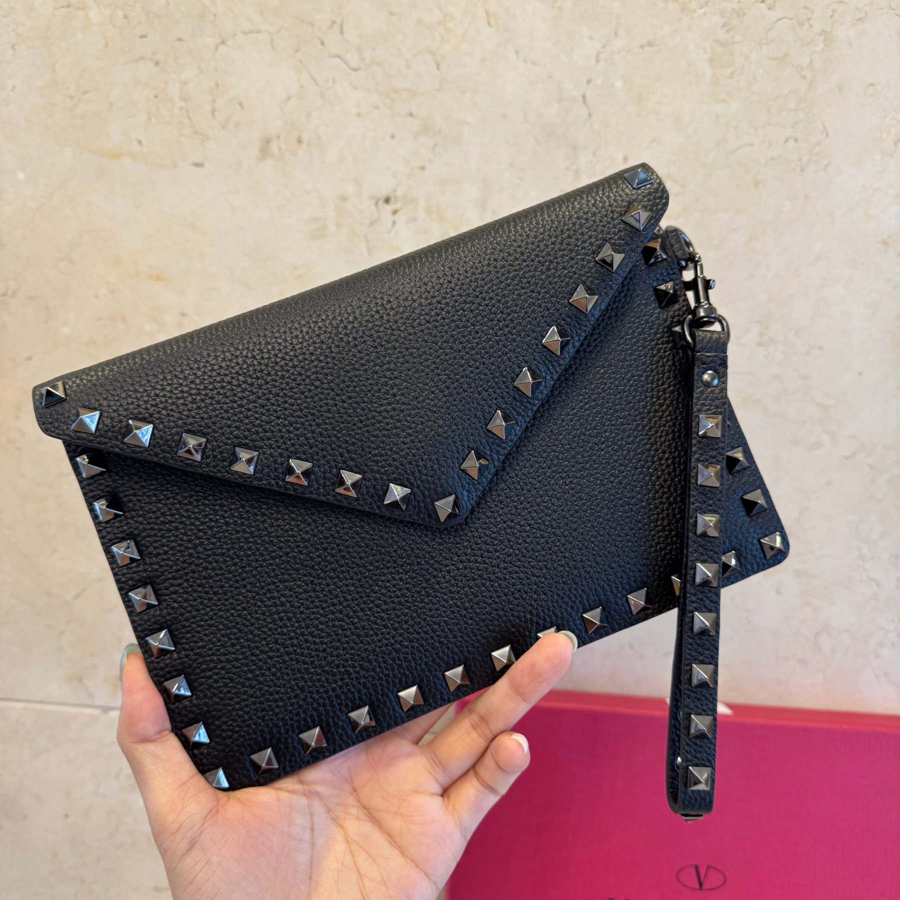 Va1e*ntin0 Garavani Rockstud Envelope Clutch Bag 22.5x15.5cm