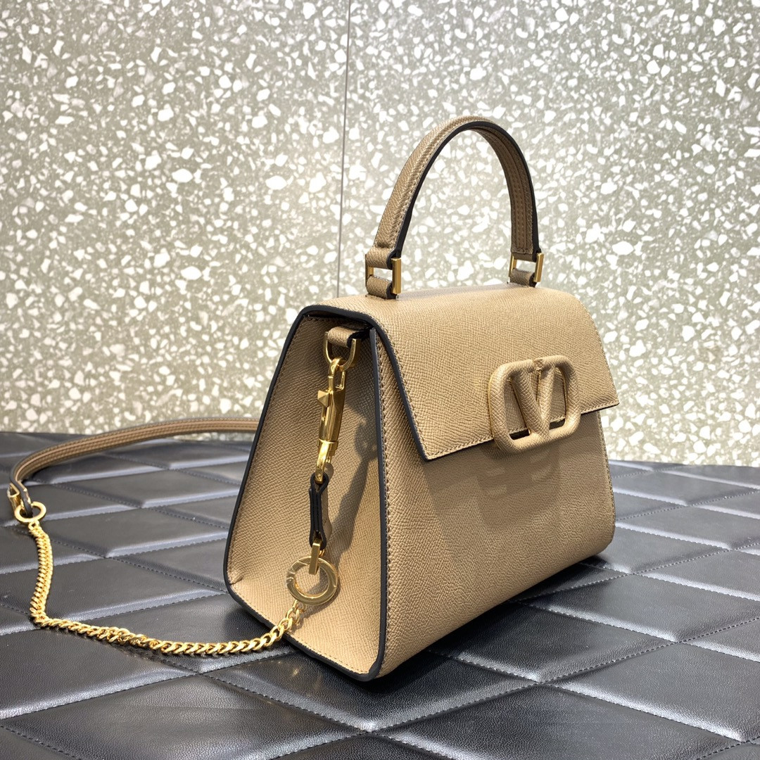 Va1e*ntin0 Garavani Rockstud Small Shoulder Bag 22x17x9cm