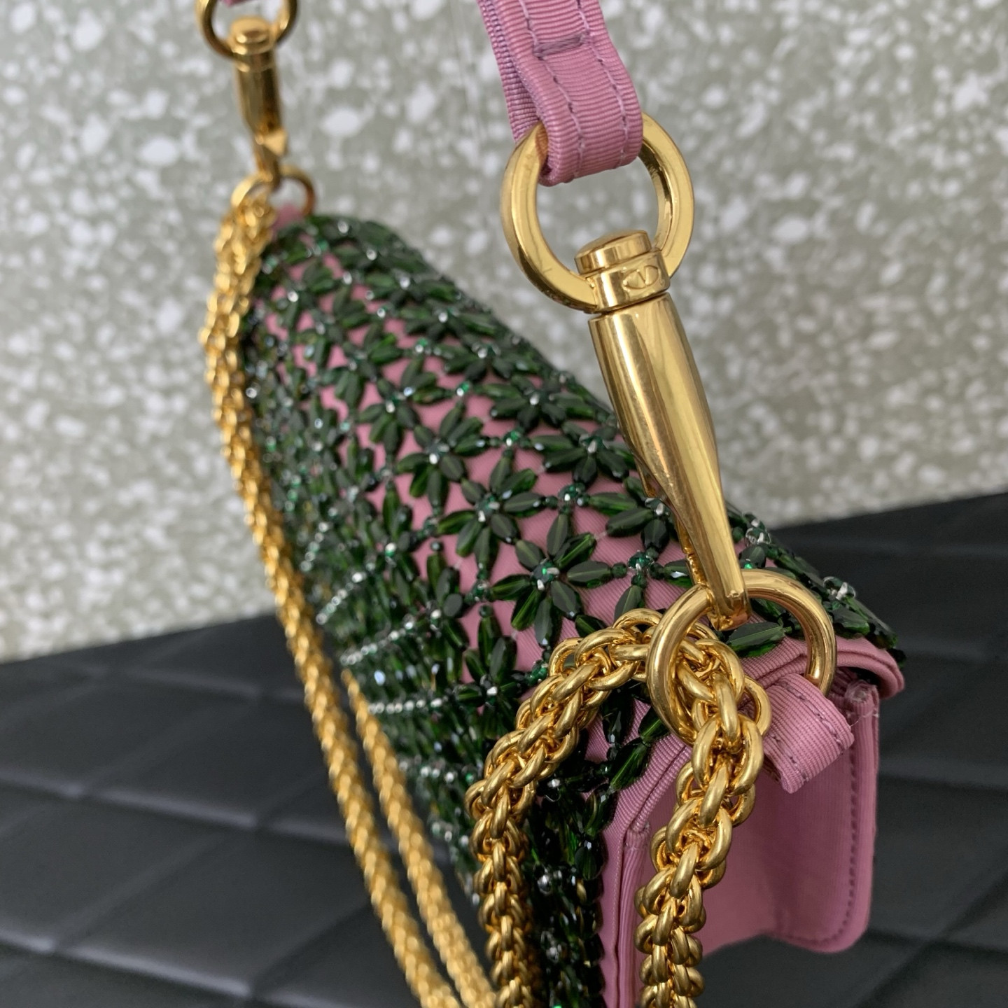 Va1e*ntin0 VLogo Signature Wallet With Chain Bag 20x10x5.5cm
