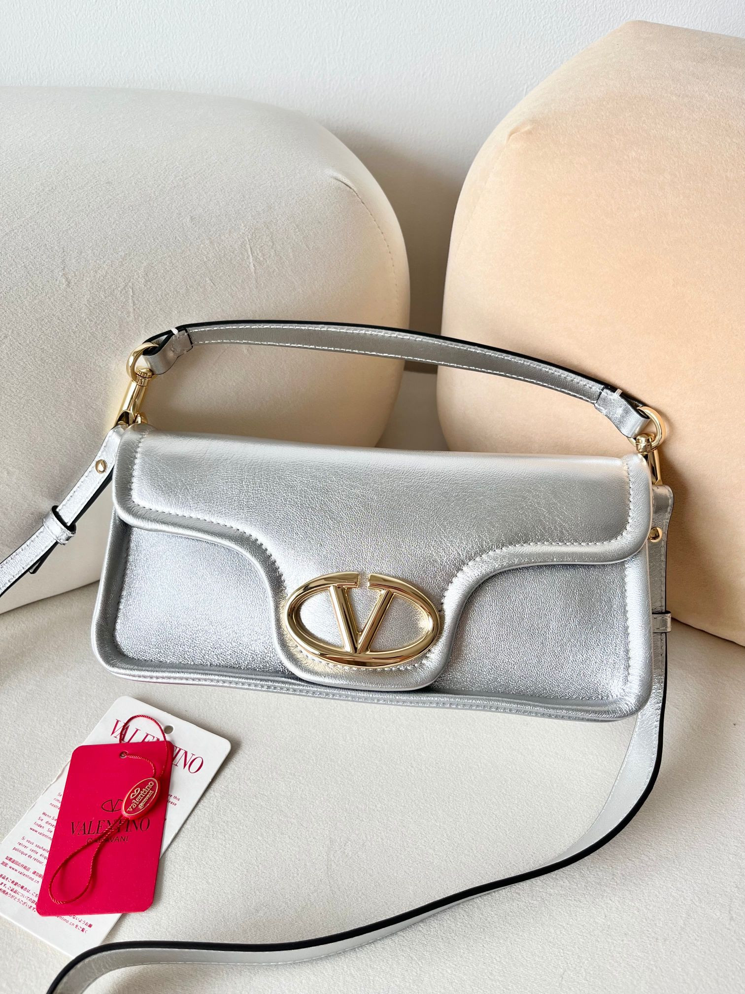 Va1e*ntin0 Garavani VLogo 1960 Shoulder Bag 26x13x9cm
