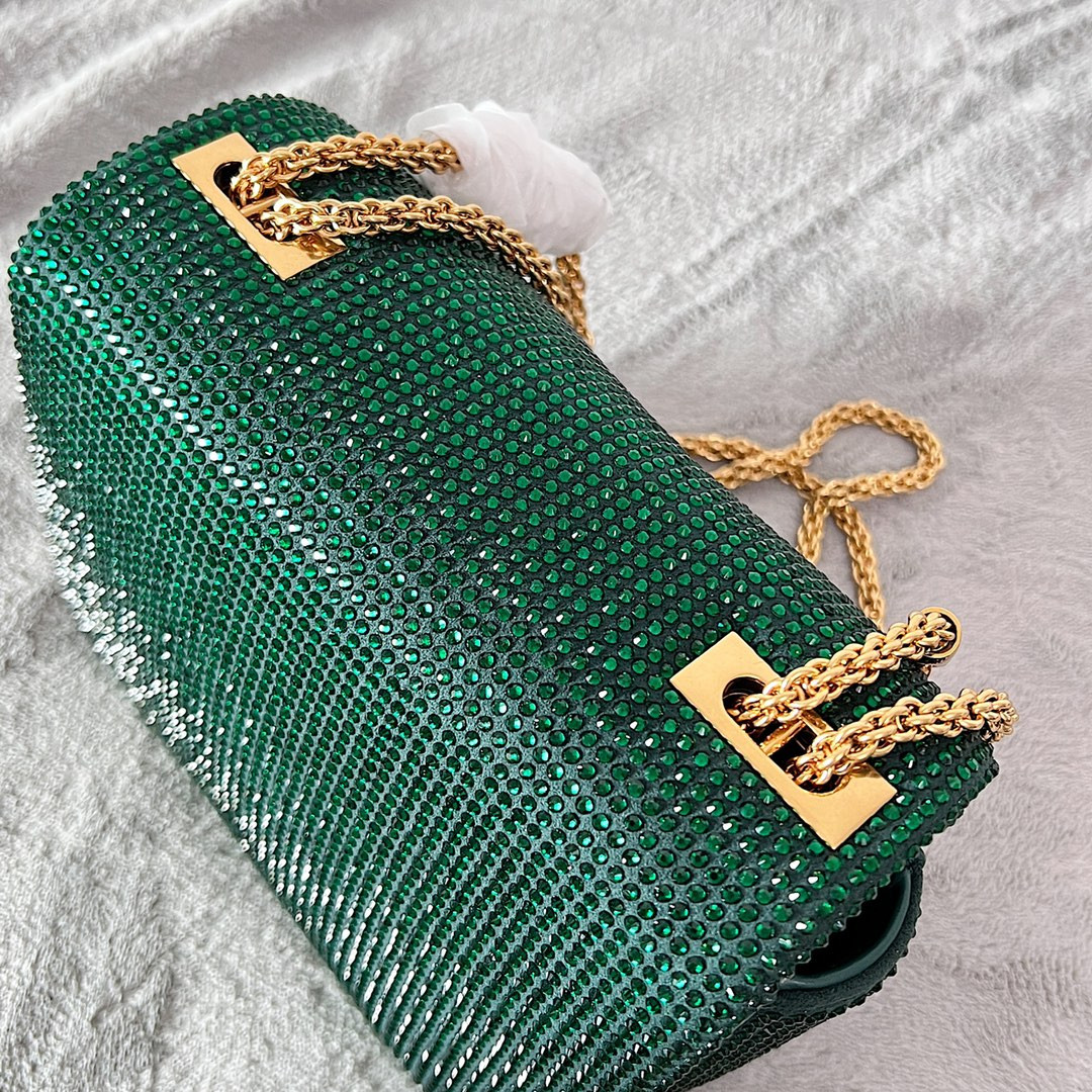 Va1e*ntin0 One Stud Bag 19x14x11cm