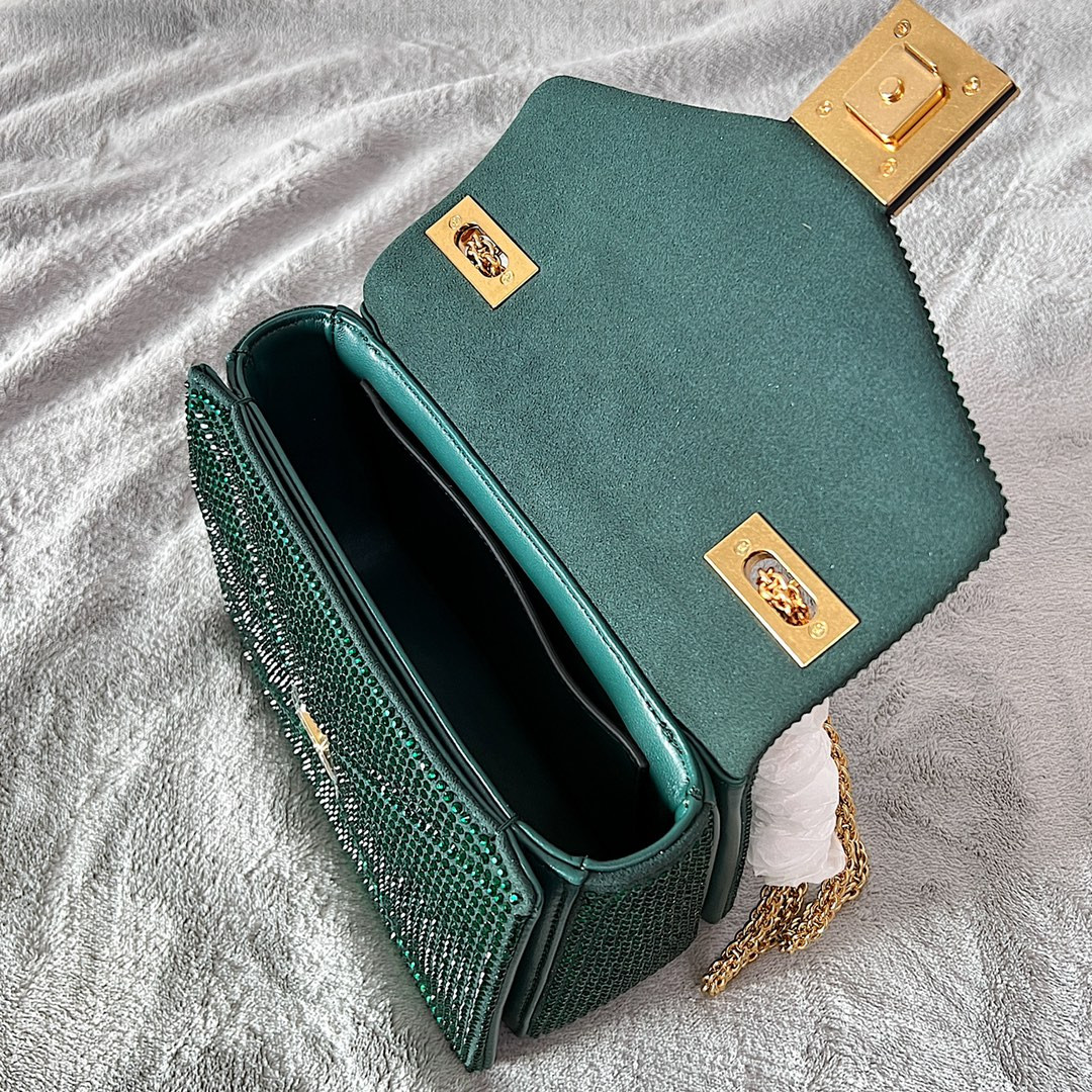 Va1e*ntin0 One Stud Bag 19x14x11cm