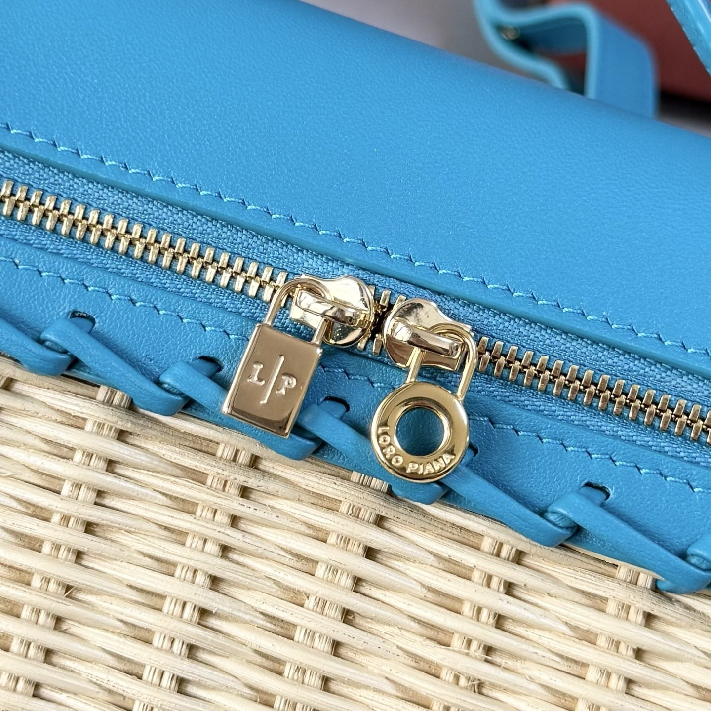 L0r0 P1ana Extra Pocket L19 Wicker Bag 19 x 11.5 x 7cm