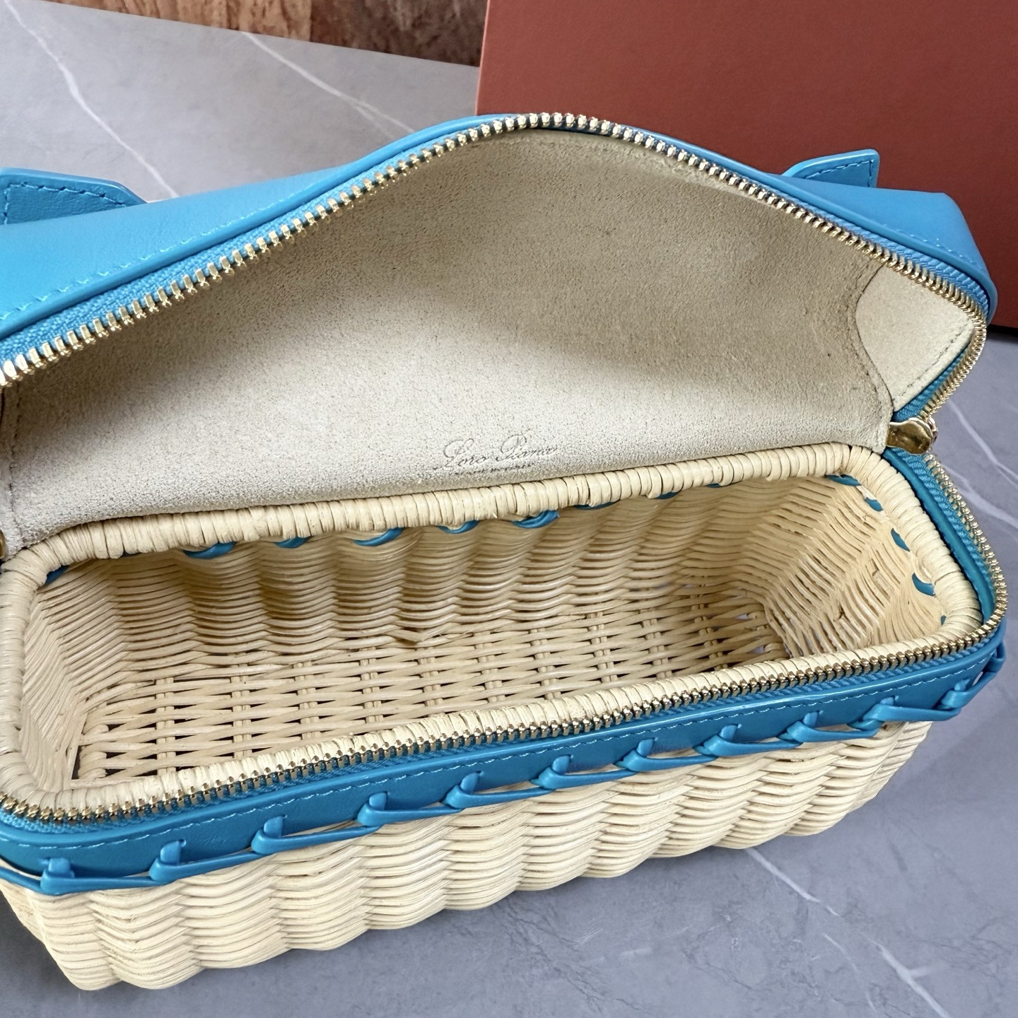 L0r0 P1ana Extra Pocket L19 Wicker Bag 19 x 11.5 x 7cm
