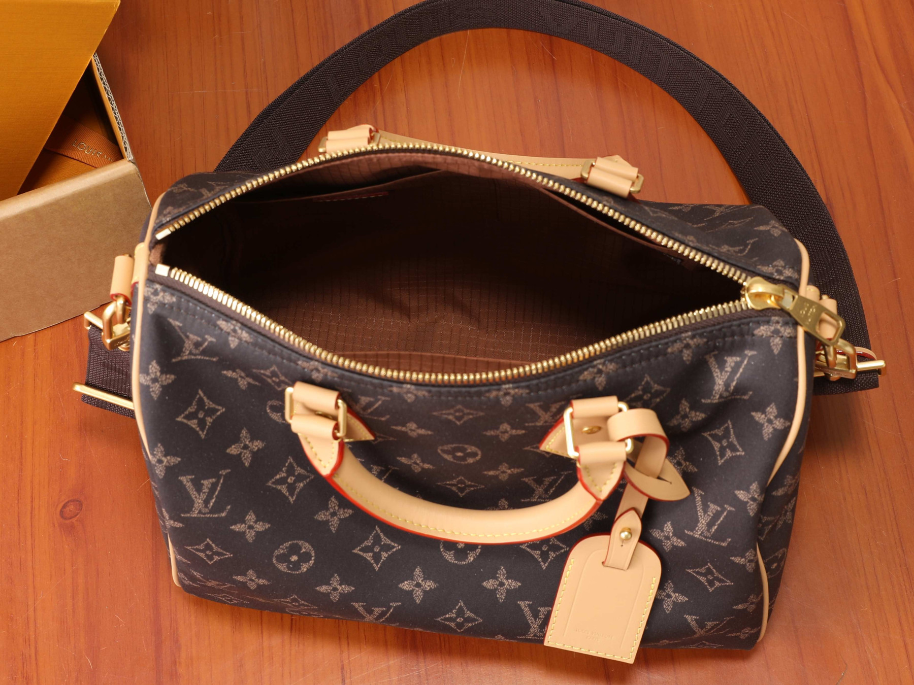 LV Speedy 30 Bandoulière L0vis Vvtt0n Silk Tech M2A454 34x22x19cm