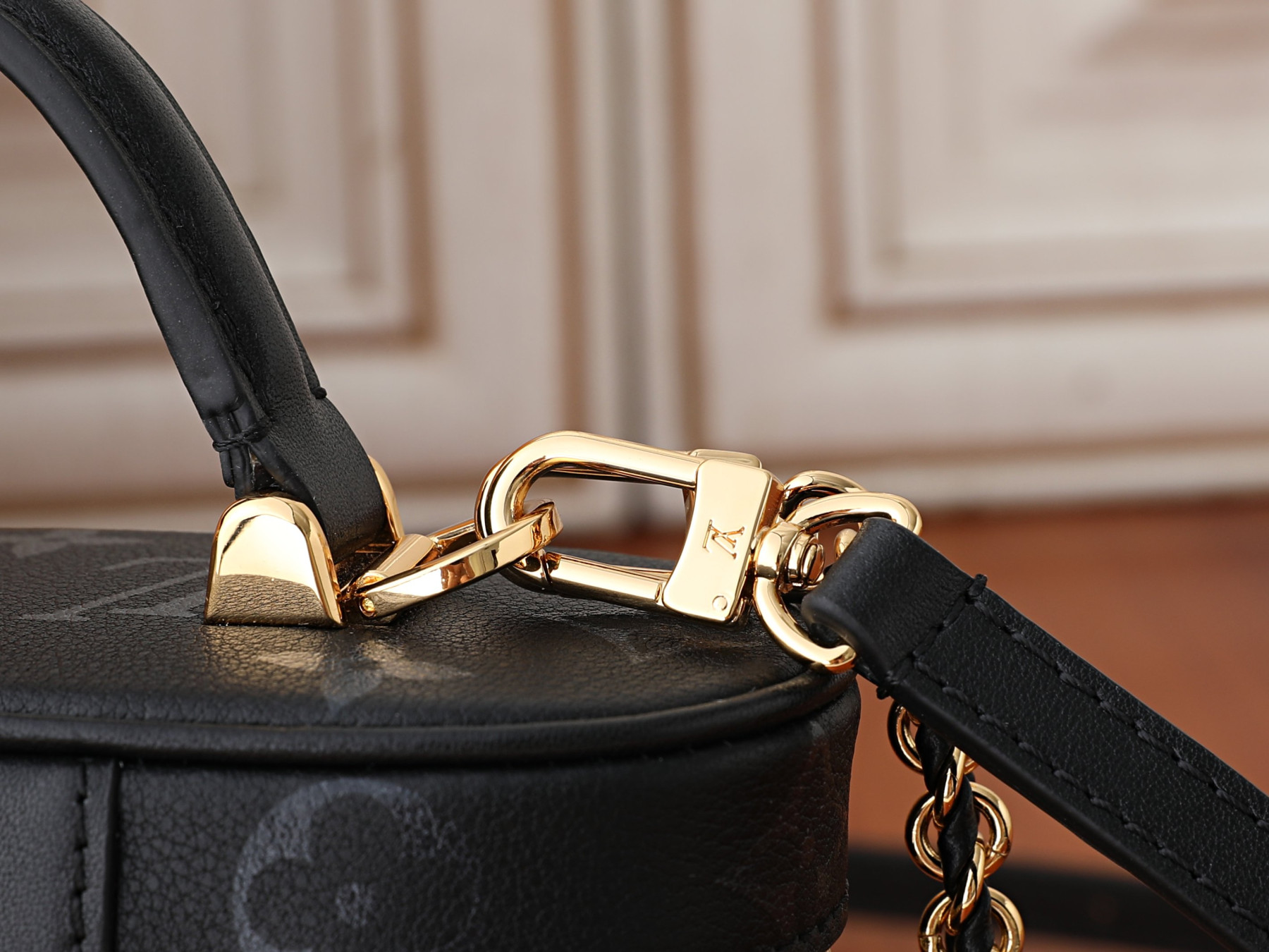 LV Vanity Chain Pouch M3A372 19x11.5x6.5cm
