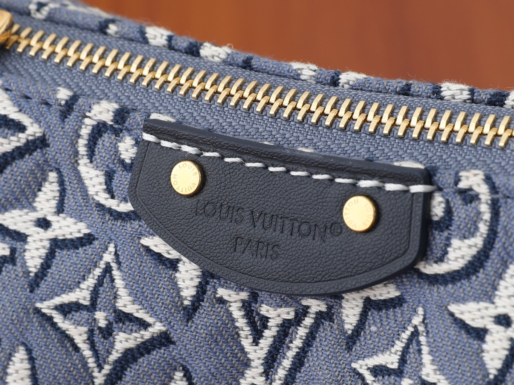 LV Pochette Hills M2A155 18.5x11x6.5cm