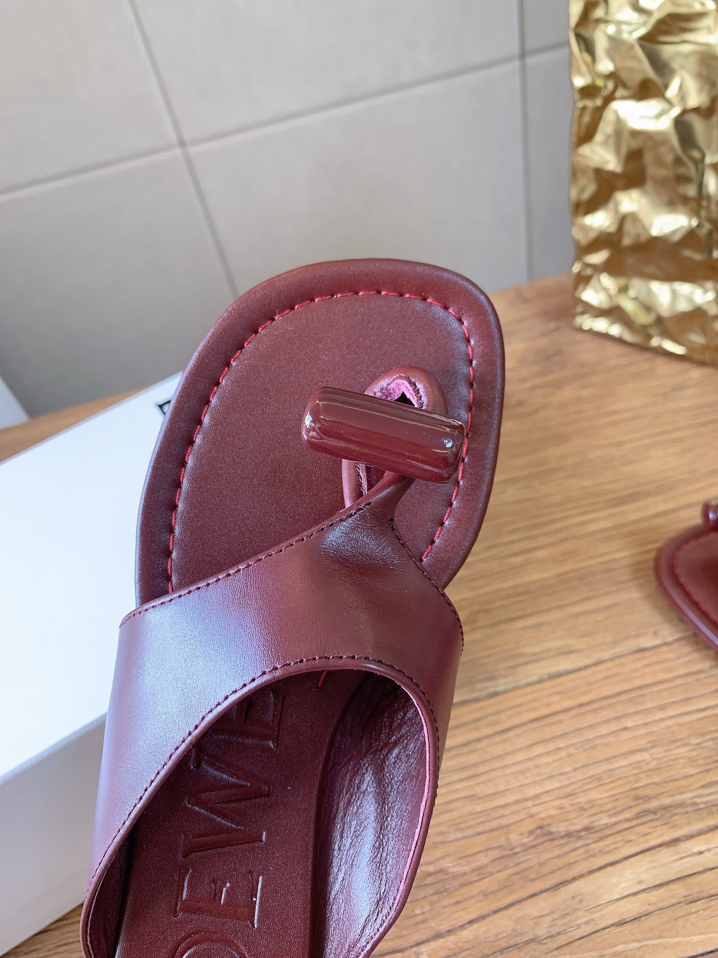 UA L0ew* Toggle Flat Sandal